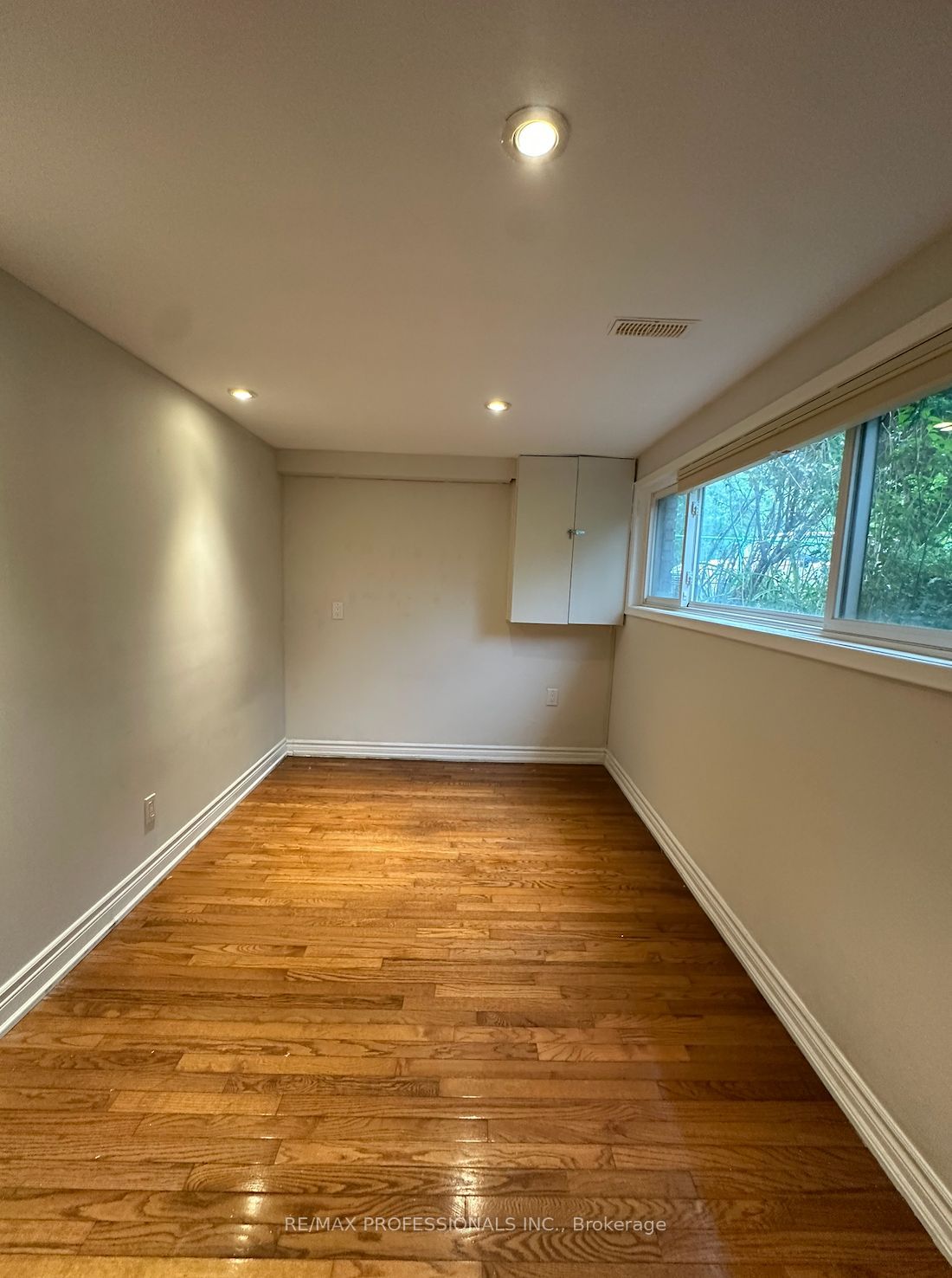 30 Woodbury Road Basement, Toronto, ON M8W 1X6 photo 5