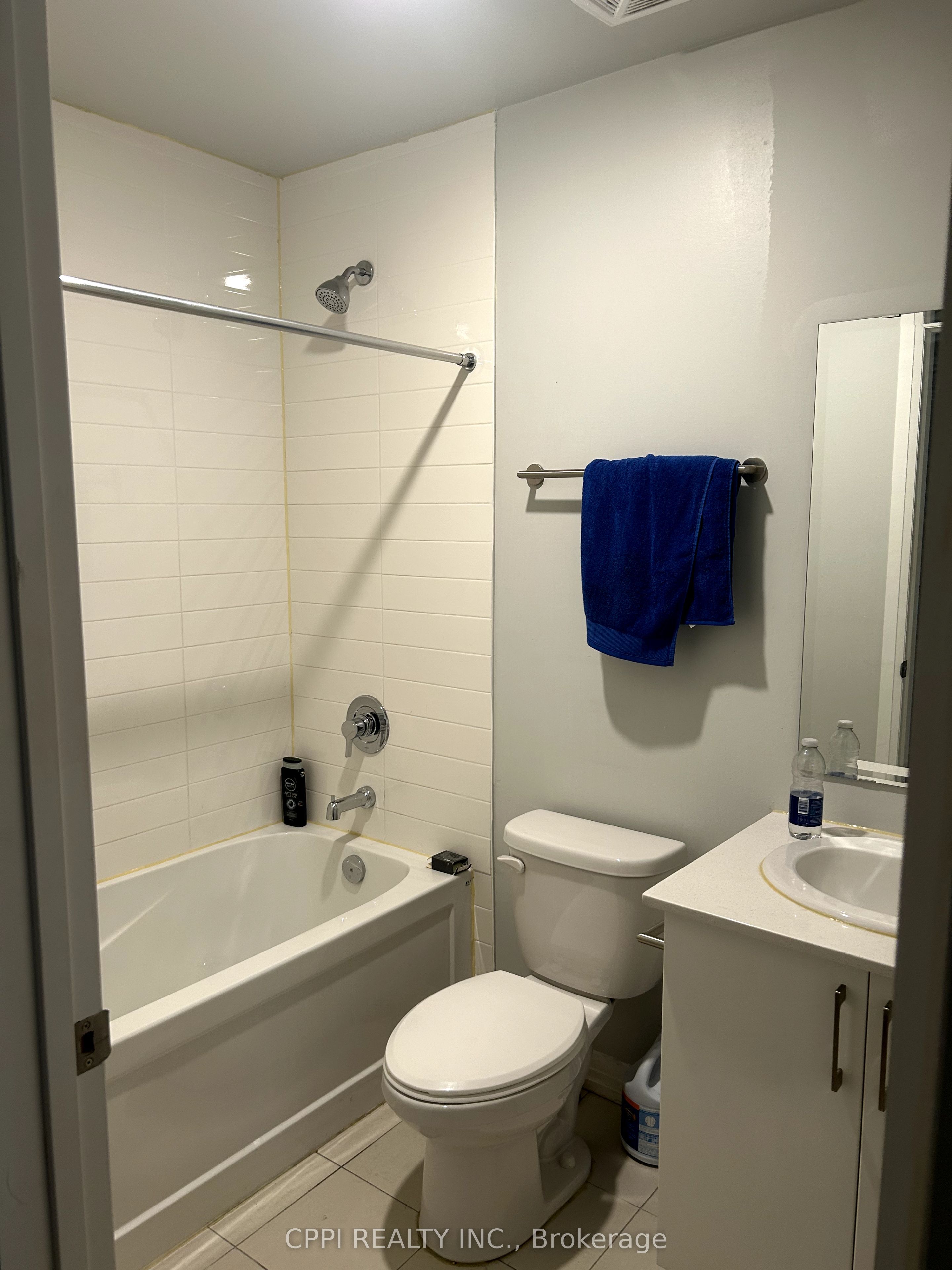 402 East Mall Drive 318B, Toronto, ON M9C 5J5 photo 2