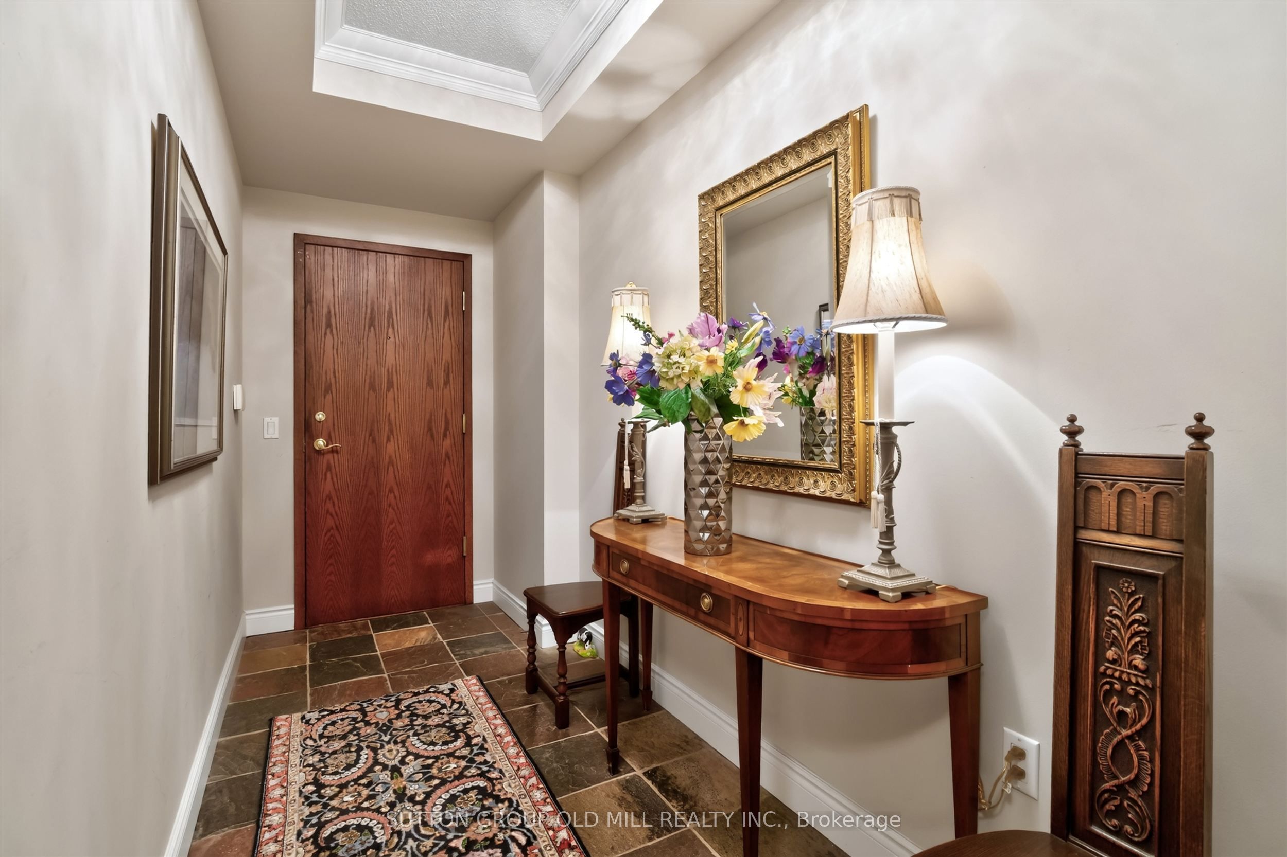 12 Old Mill Trail 203, Toronto, ON M8X 2Z4 photo 4