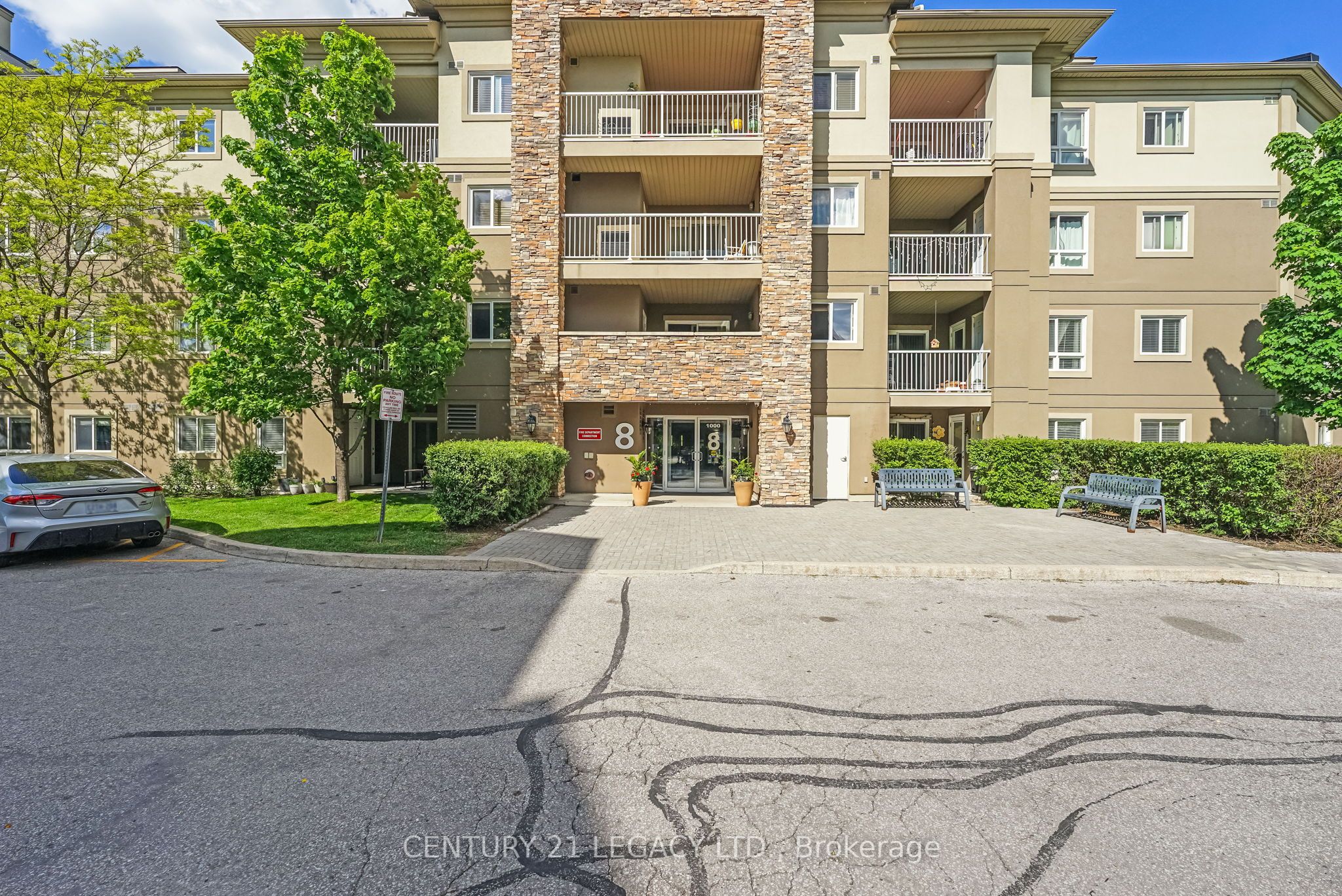 8 Dayspring Circle 1307, Brampton, ON L6P 2Z7 photo 3