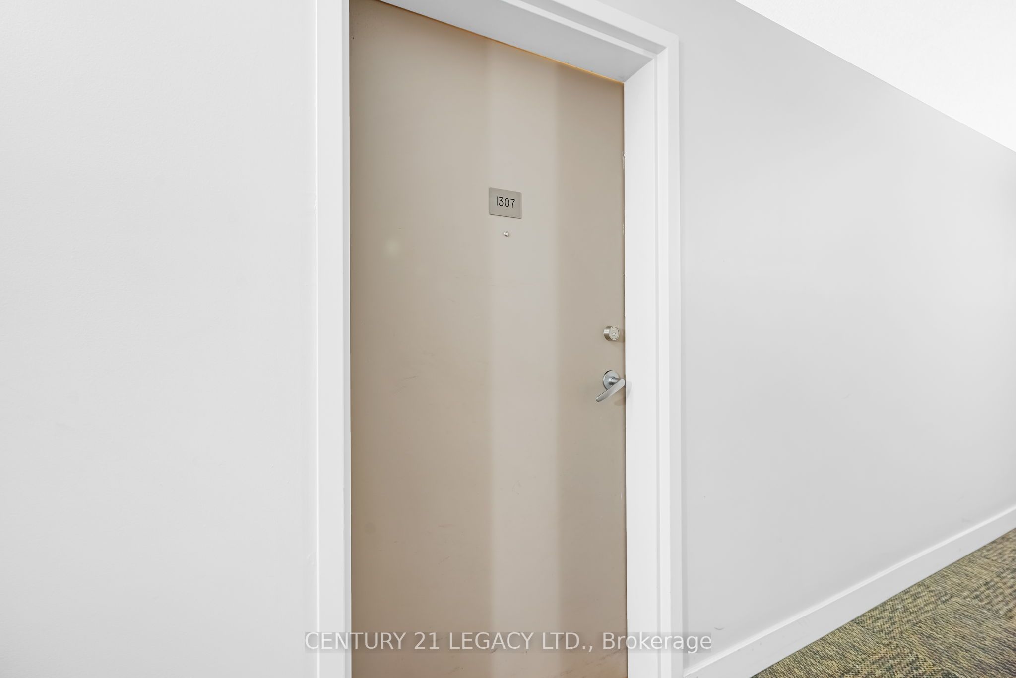 8 Dayspring Circle 1307, Brampton, ON L6P 2Z7 photo 4
