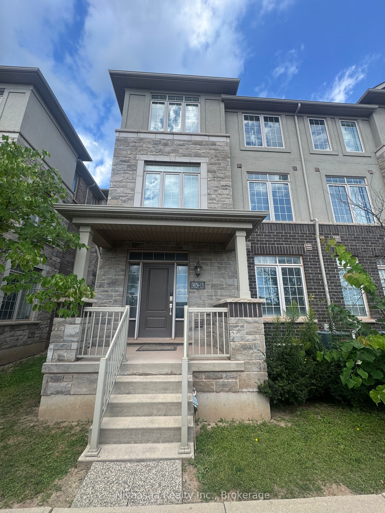 3026 Postridge Drive 13, Oakville, ON L6H 7E3