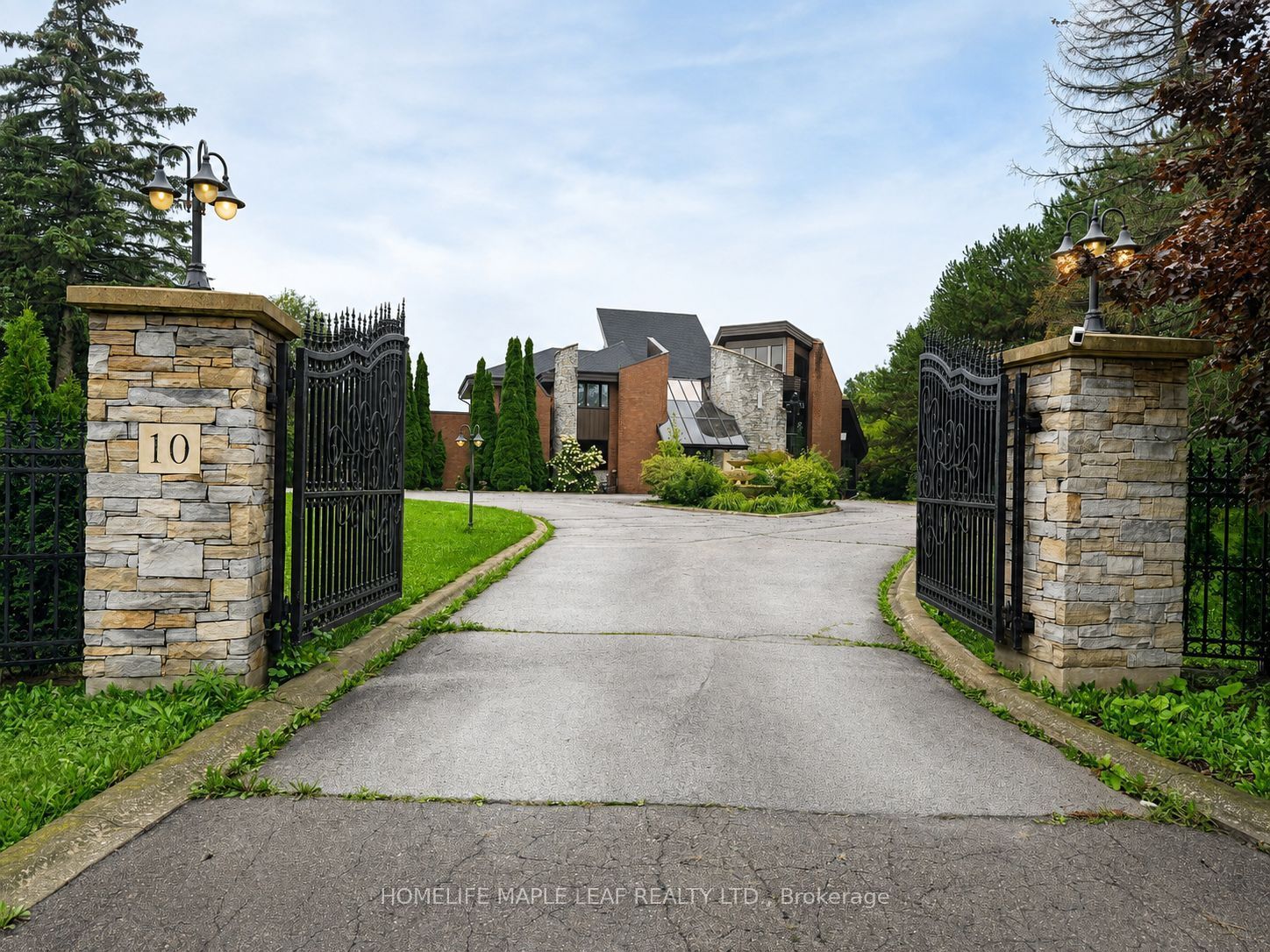 10 Edgeforest Drive, Brampton, ON L6P 0E1 photo 2