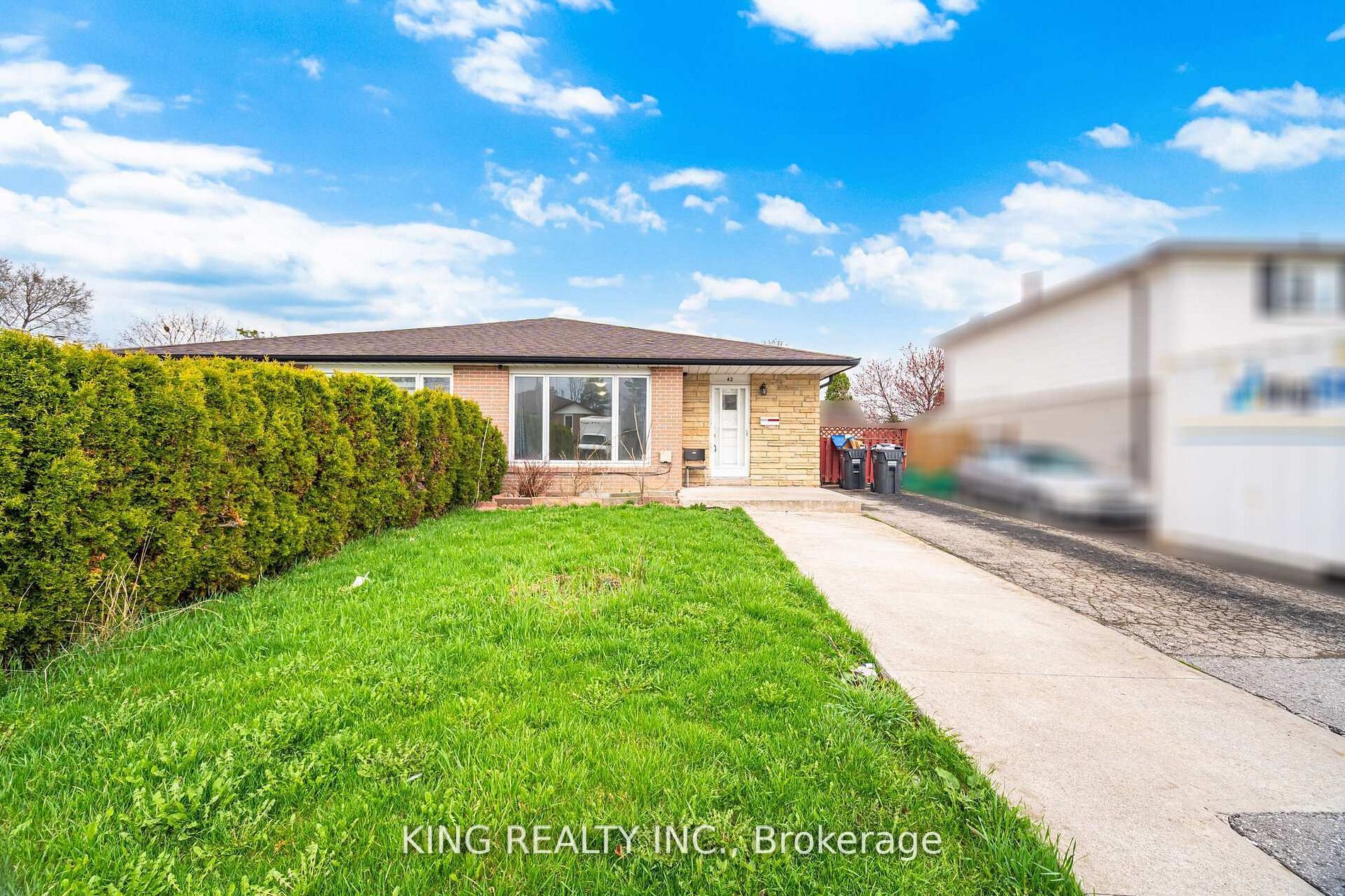 42 Flamingo Crescent, Brampton, ON L6T 2G5 photo 3