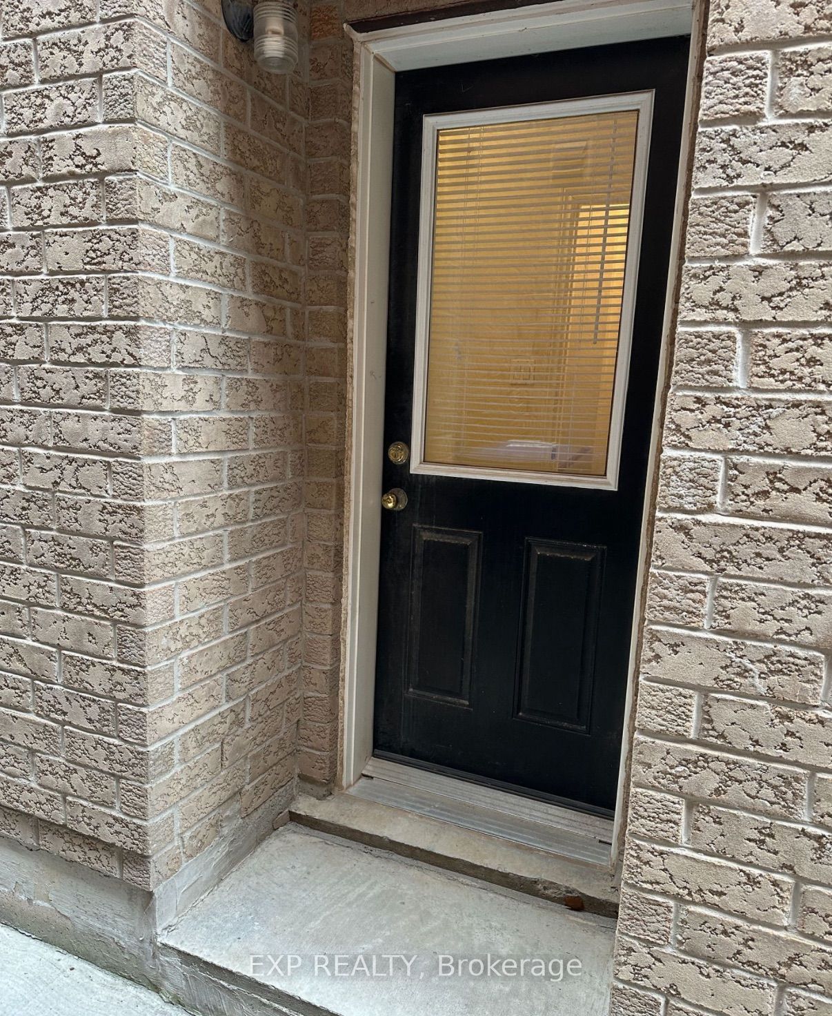 5 Fallgate Drive Basement, Brampton, ON L6X 0R5 photo 2