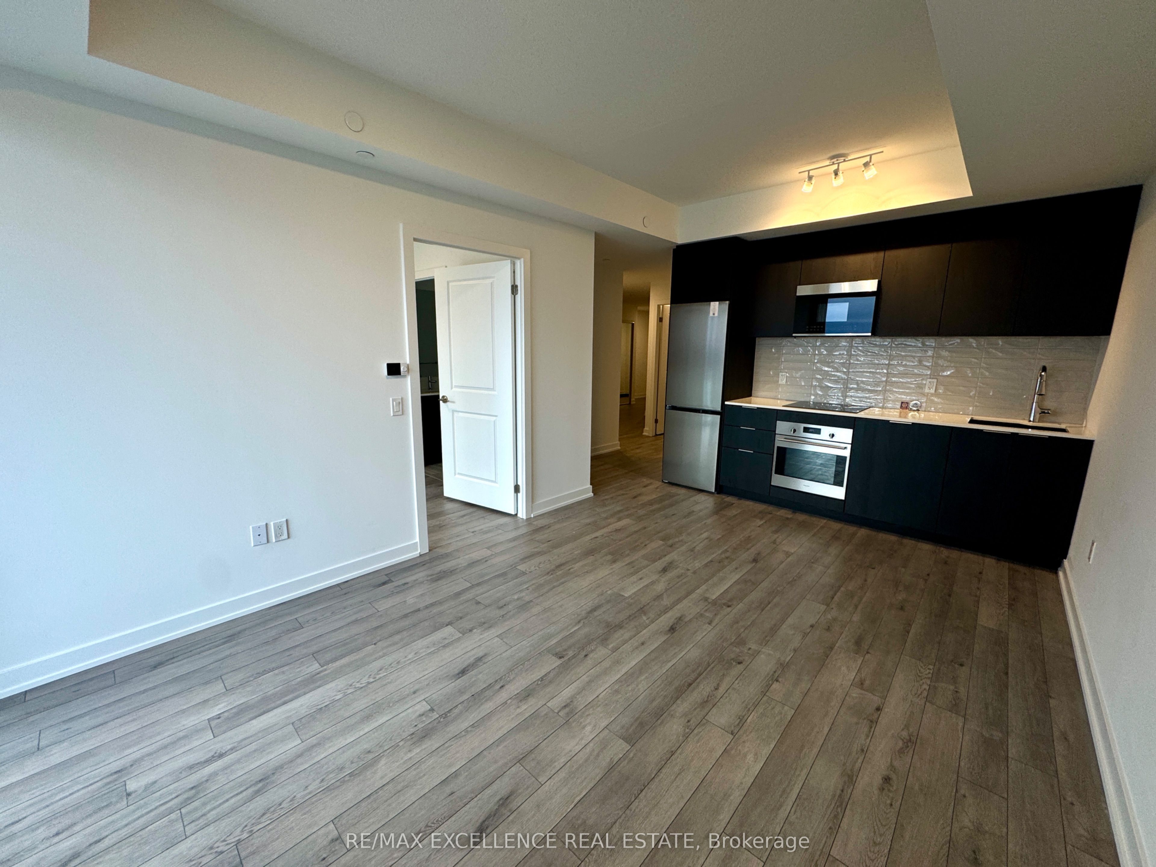 15 Skyridge Drive 413, Brampton, ON L6P 4S3
