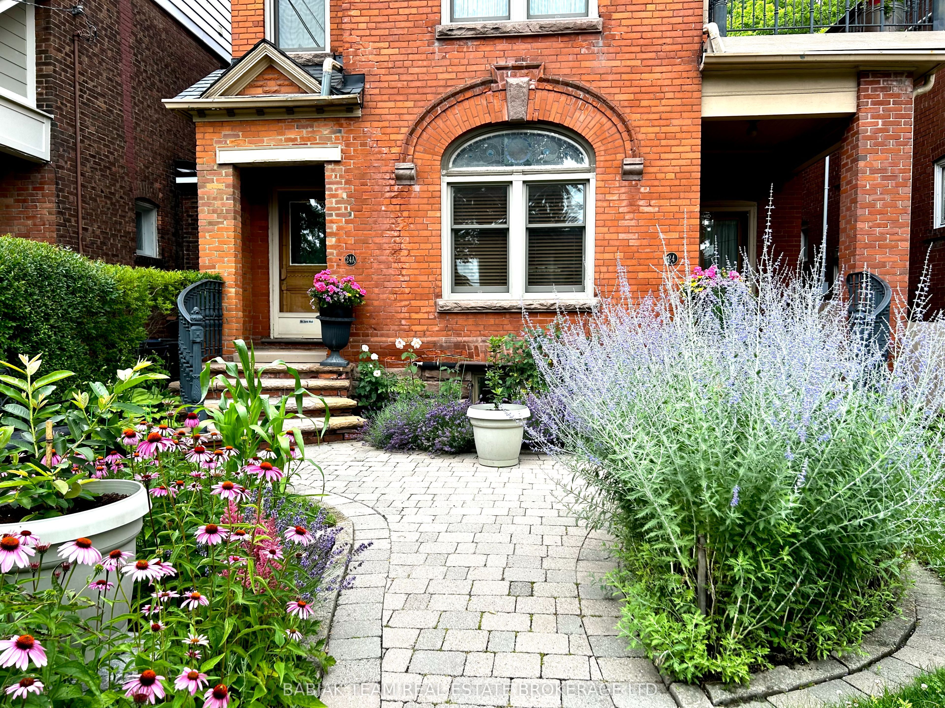 24A Woodside Avenue Unit 3, Toronto, ON M6P 1L7 photo 2