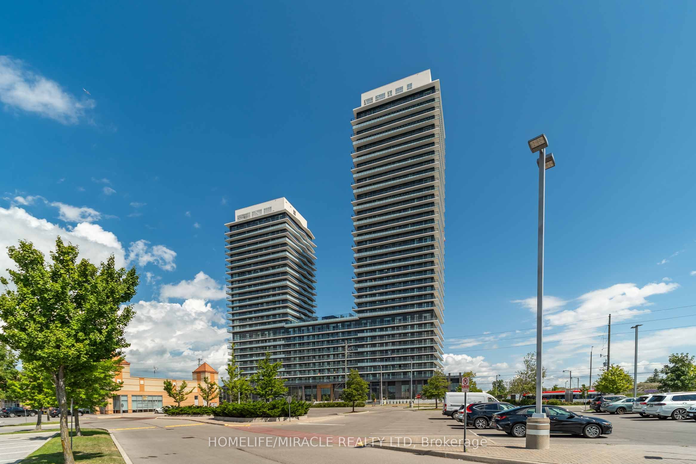 15 Skyridge Drive 1604, Brampton, ON L6P 4S3