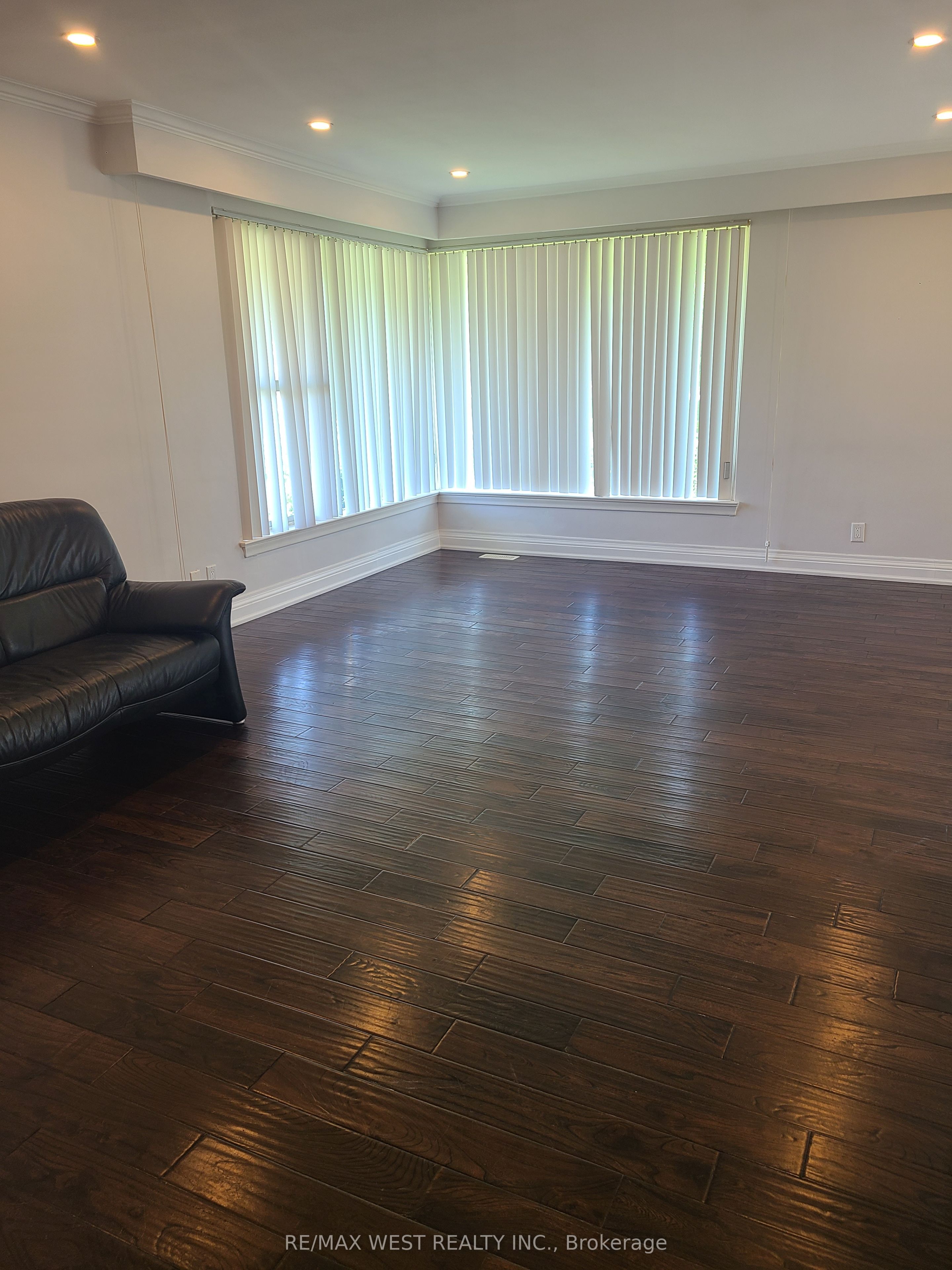 43 Playfair Avenue, Toronto, ON M6B 2P7 photo 4