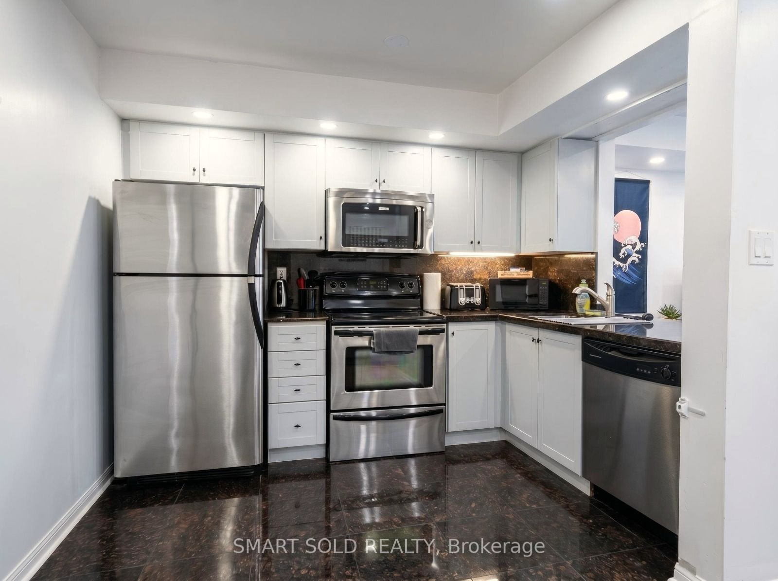 15 Laidlaw Street 608, Toronto, ON M6K 1X3 photo 4