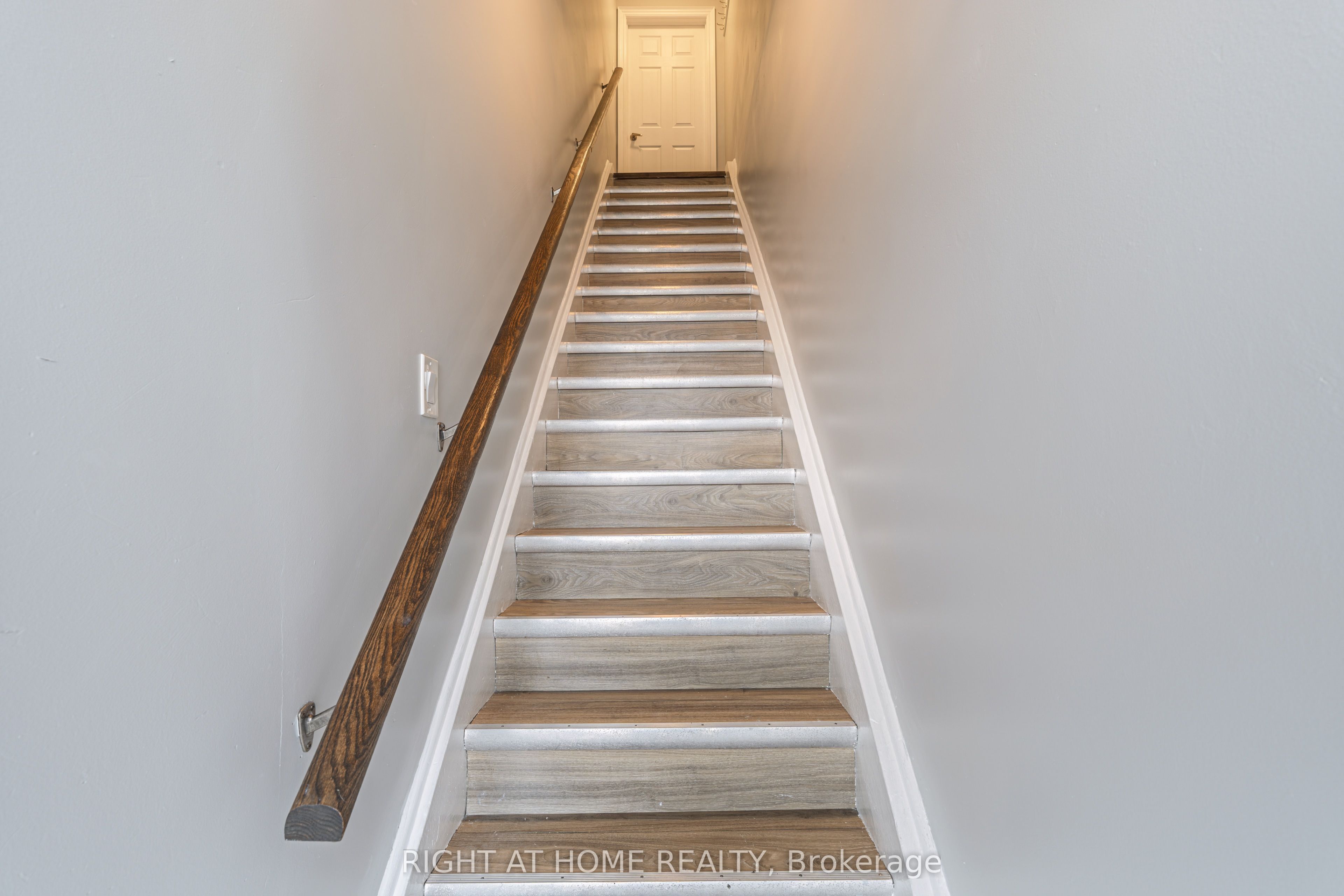 1132 The Queensway Avenue A, Toronto, ON M8Z 1P7