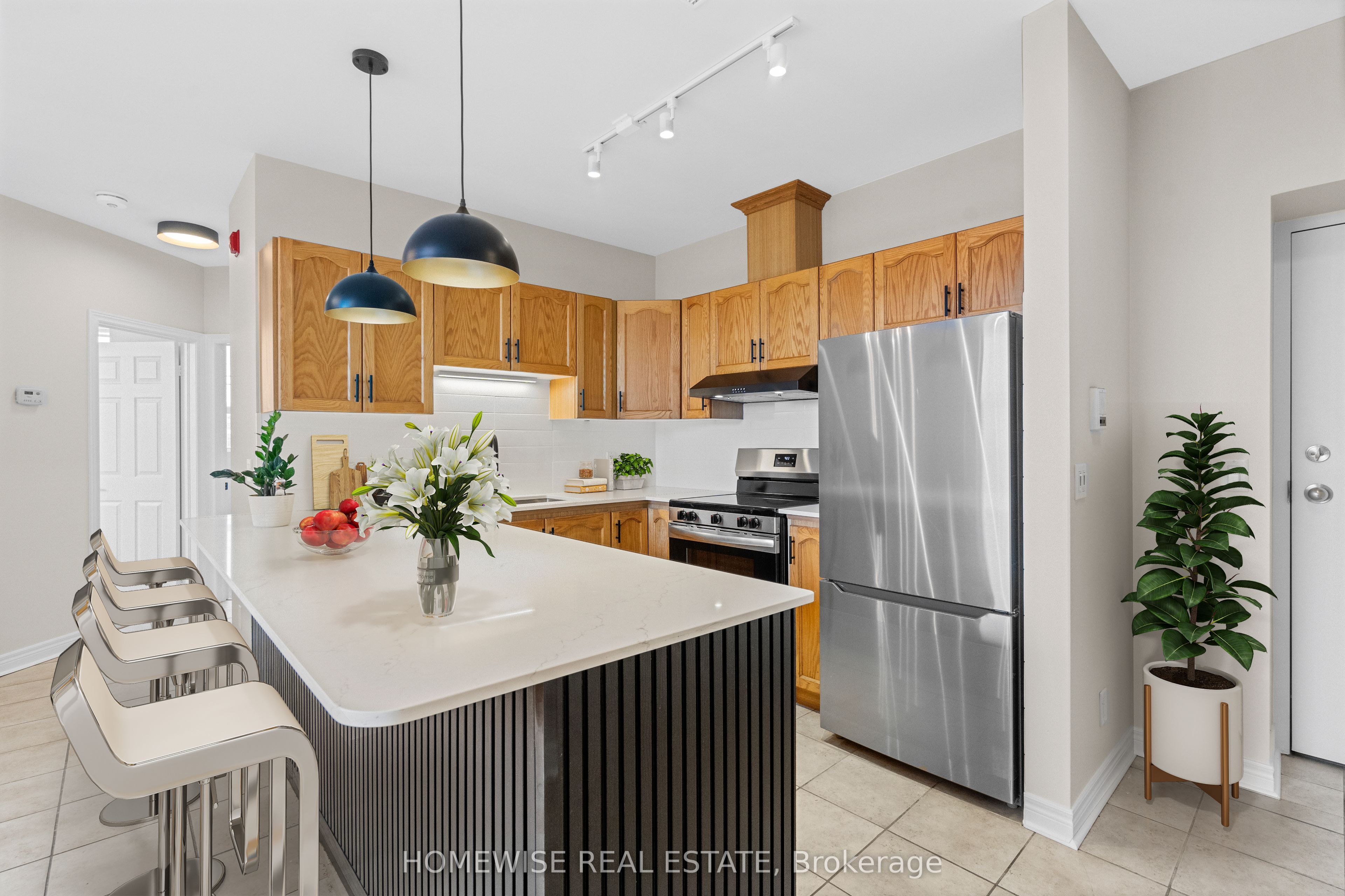 3635 Dundas Street W 1, Toronto, ON M6S 2T2 photo 3