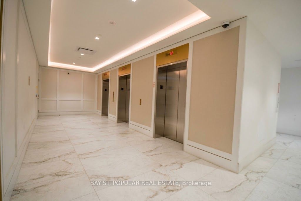 4010 Eglinton Avenue W 1914, Toronto, ON M9A 0G5 photo 3