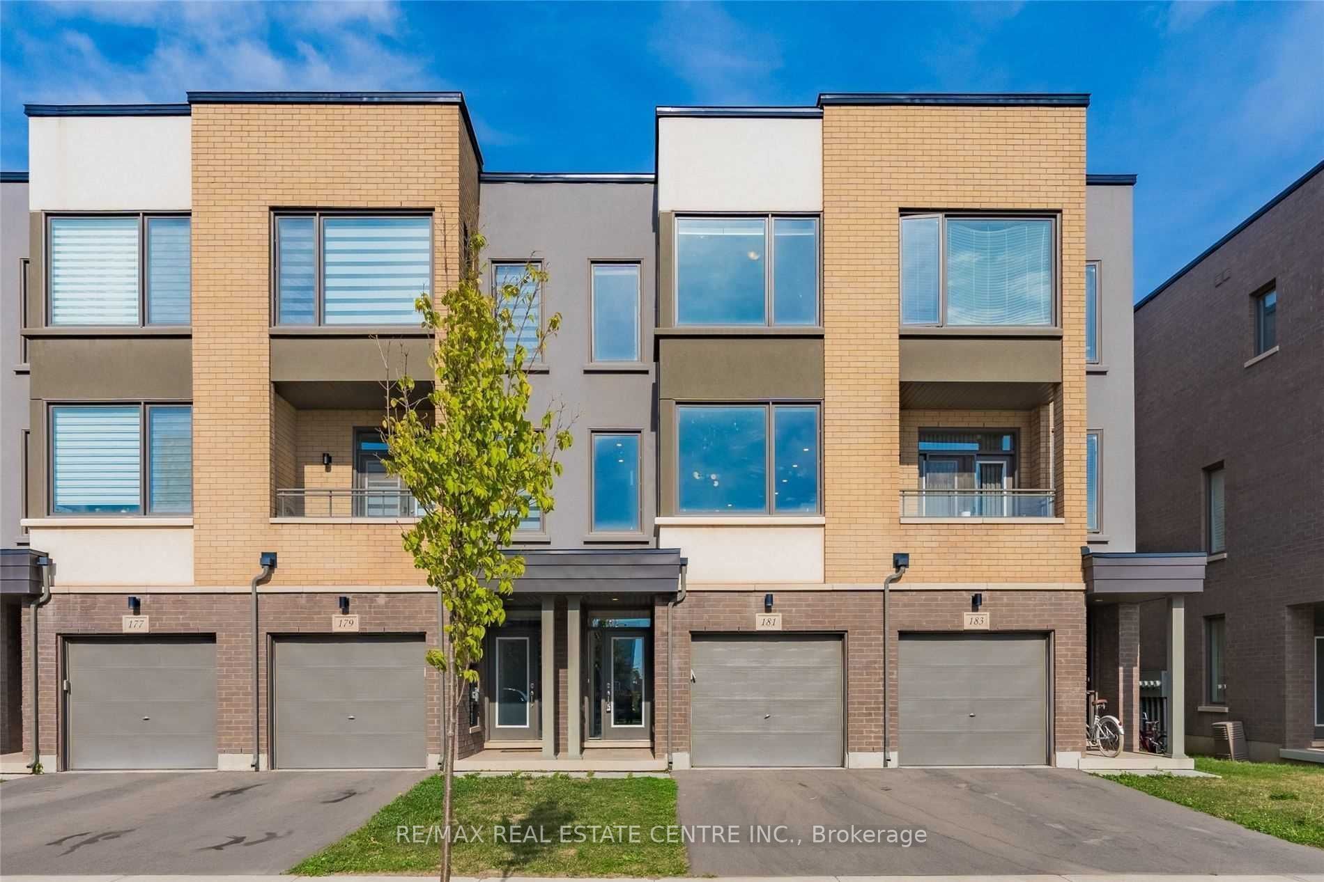 181 Sabina Drive, Oakville, ON L6H 0L4