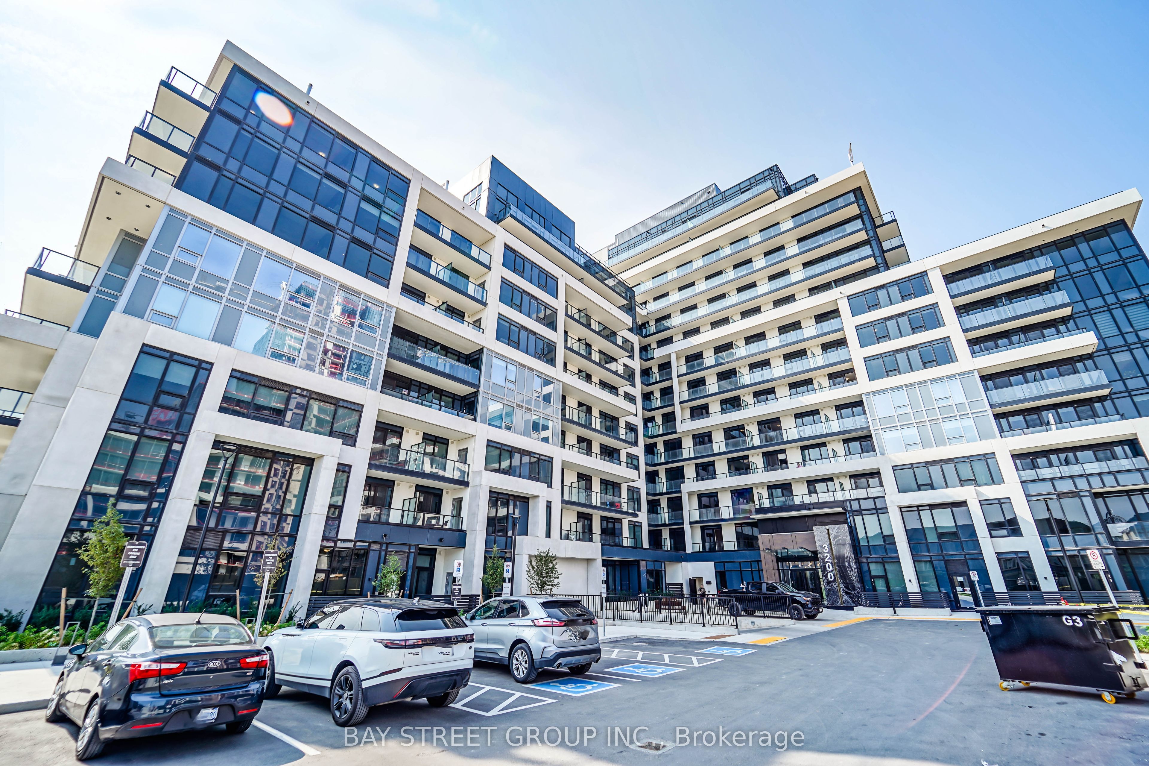 3200 William Coltson Avenue 717, Oakville, ON L6H 7W6