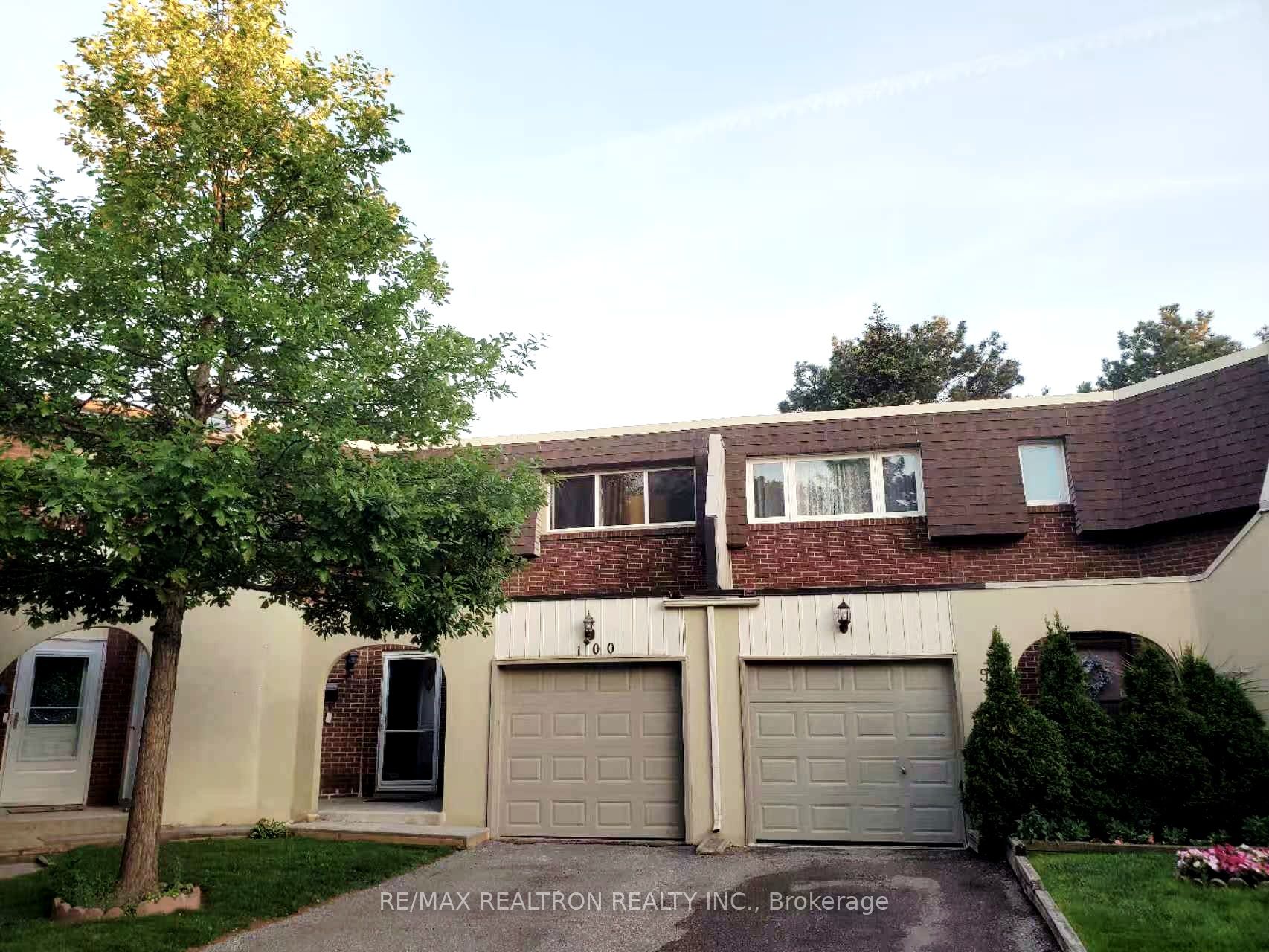 1180 Mississauga Valley Boulevard 100, Mississauga, ON L5A 3M9