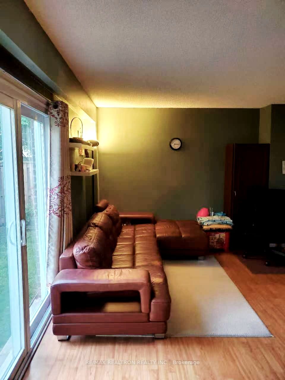 1180 Mississauga Valley Boulevard 100, Mississauga, ON L5A 3M9 photo 3