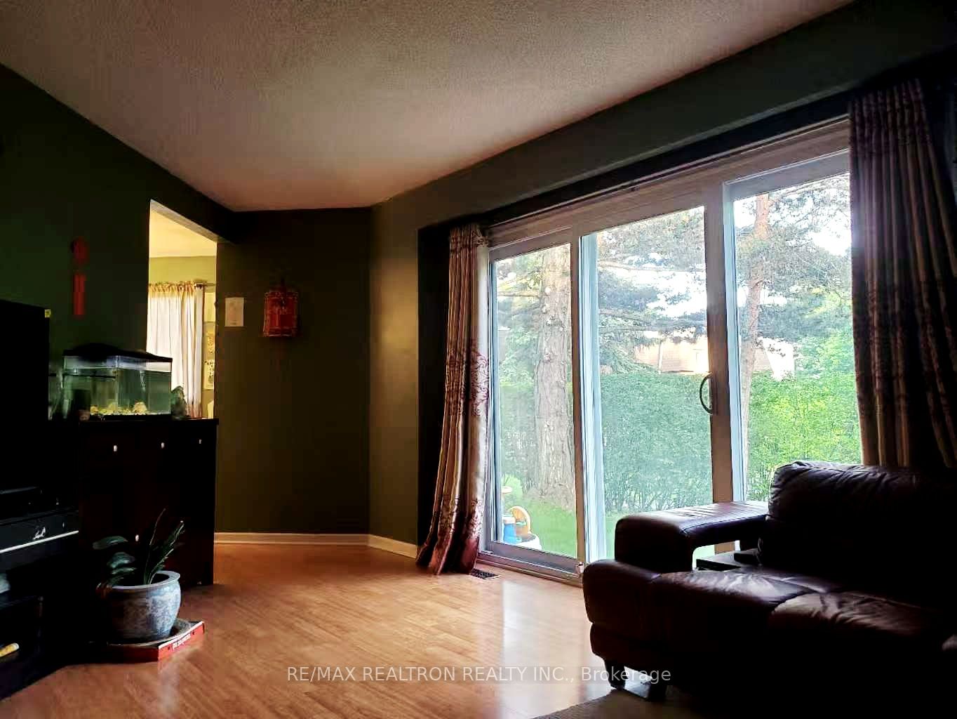 1180 Mississauga Valley Boulevard 100, Mississauga, ON L5A 3M9 photo 4