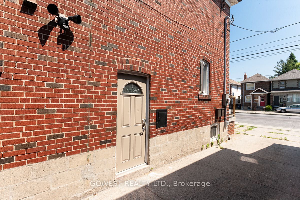 480 Jane Street 2, Toronto, ON M6S 4A2 photo 2