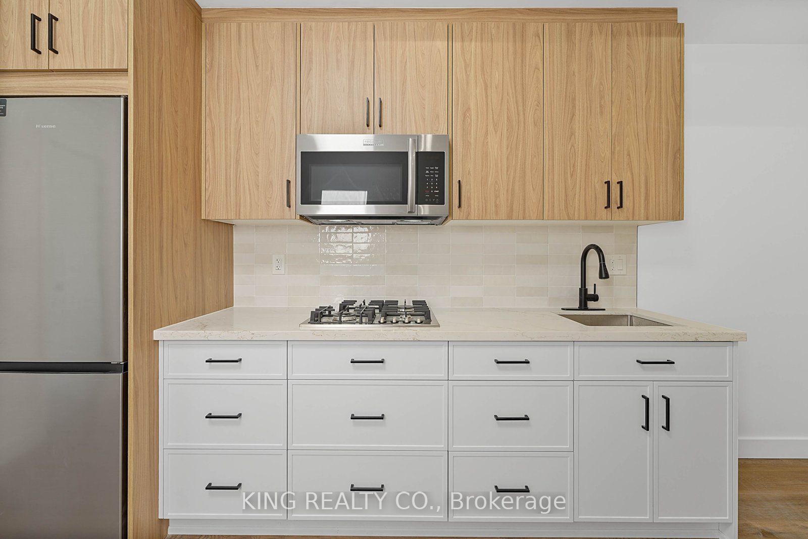 2219 Dundas Street W 201, Toronto, ON M6R 1X6 photo 2
