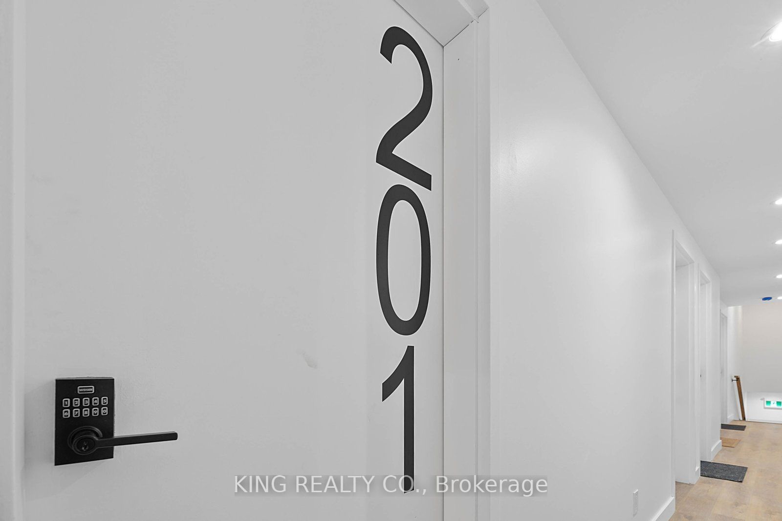 2219 Dundas Street W 201, Toronto, ON M6R 1X6 photo 3