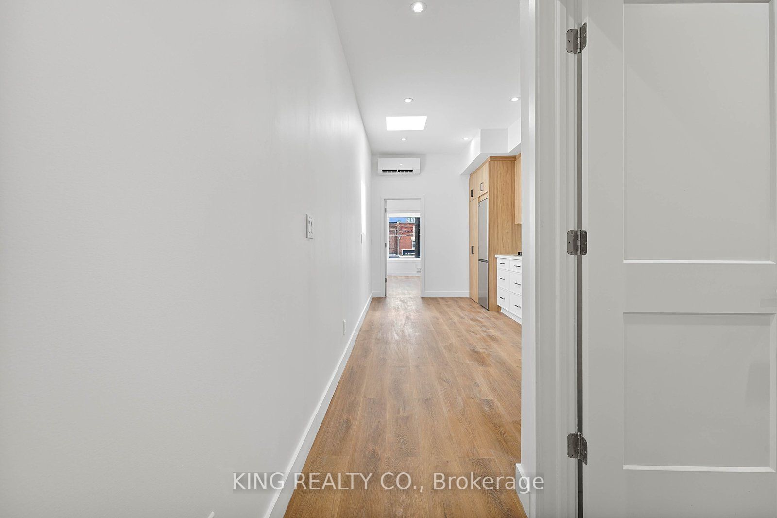 2219 Dundas Street W 201, Toronto, ON M6R 1X6 photo 4