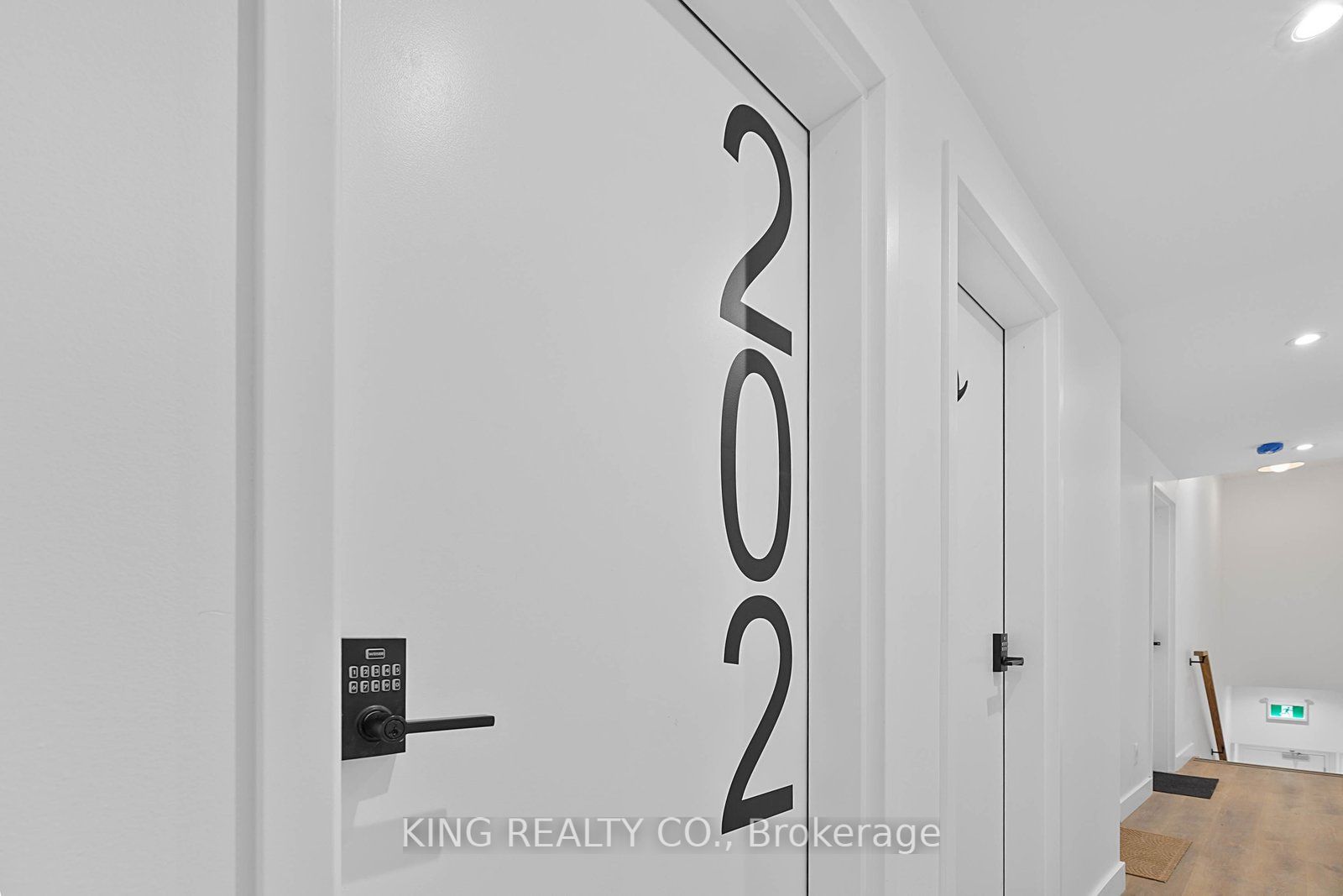 2219 Dundas Street W 202, Toronto, ON M6R 1X6 photo 3