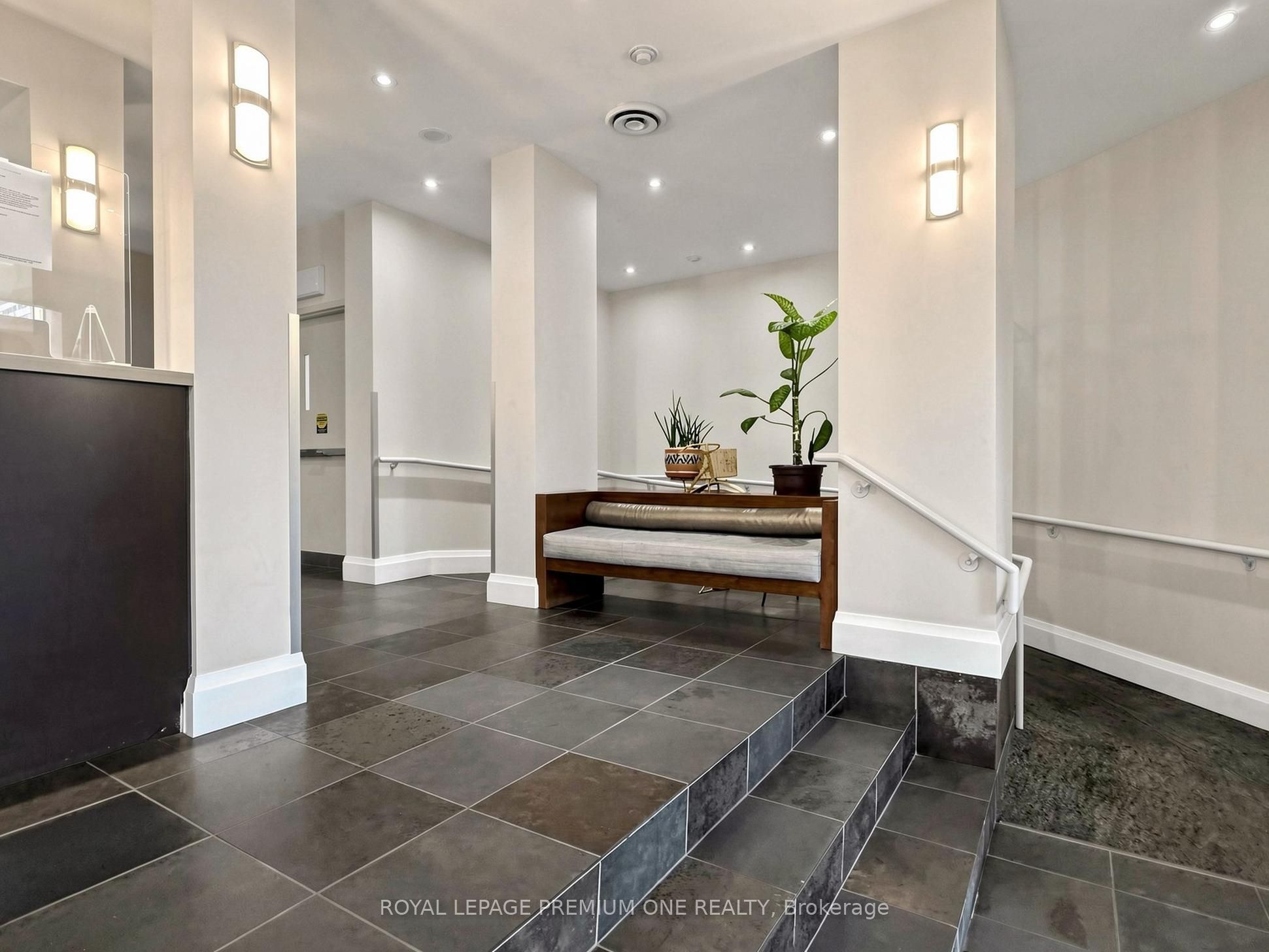 2088 Lawrence Ave Avenue W 808, Toronto, ON M9N 3Z9 photo 5