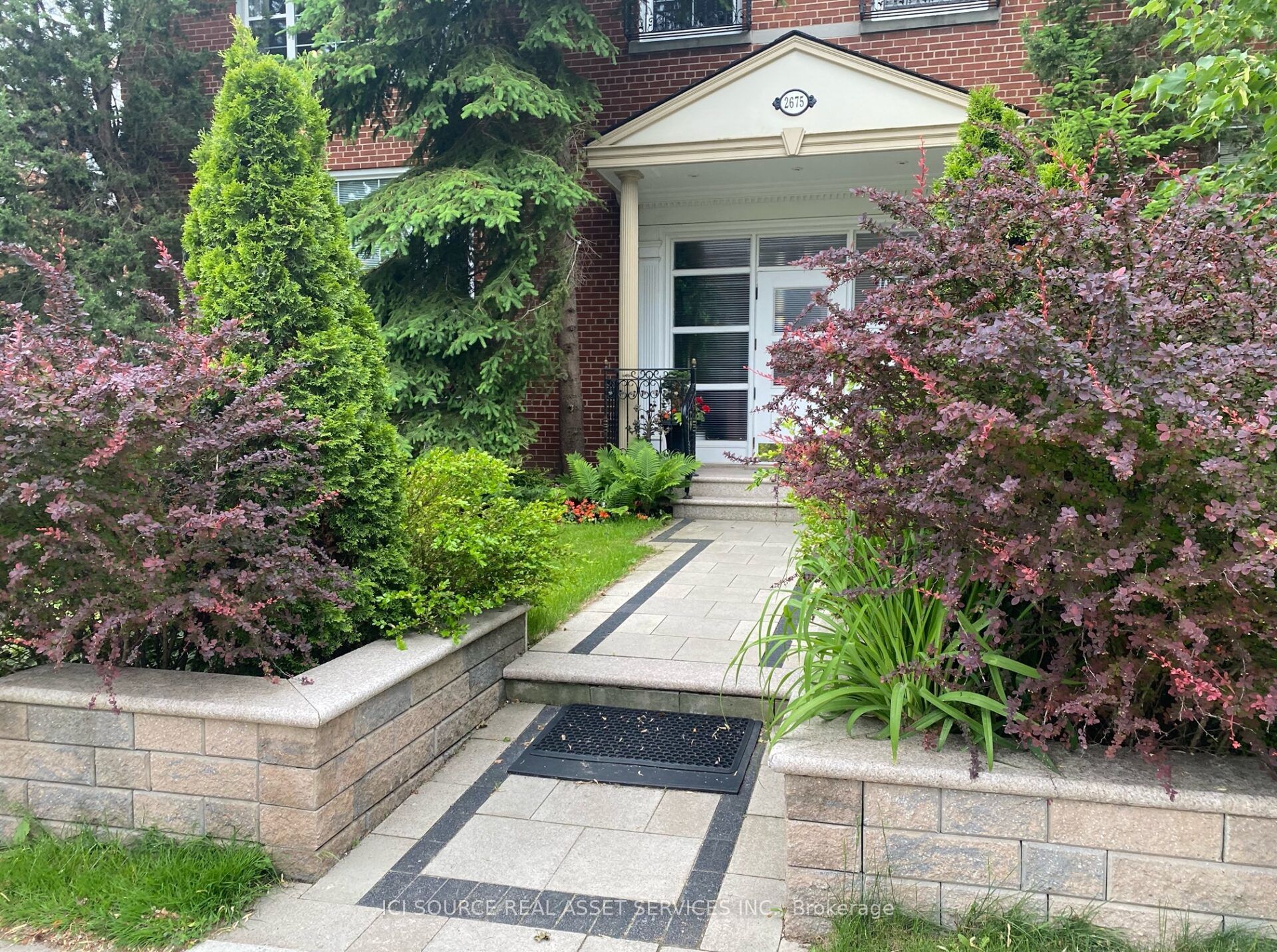 2675 Bloor Street W 12, Toronto, ON M8X 1A4