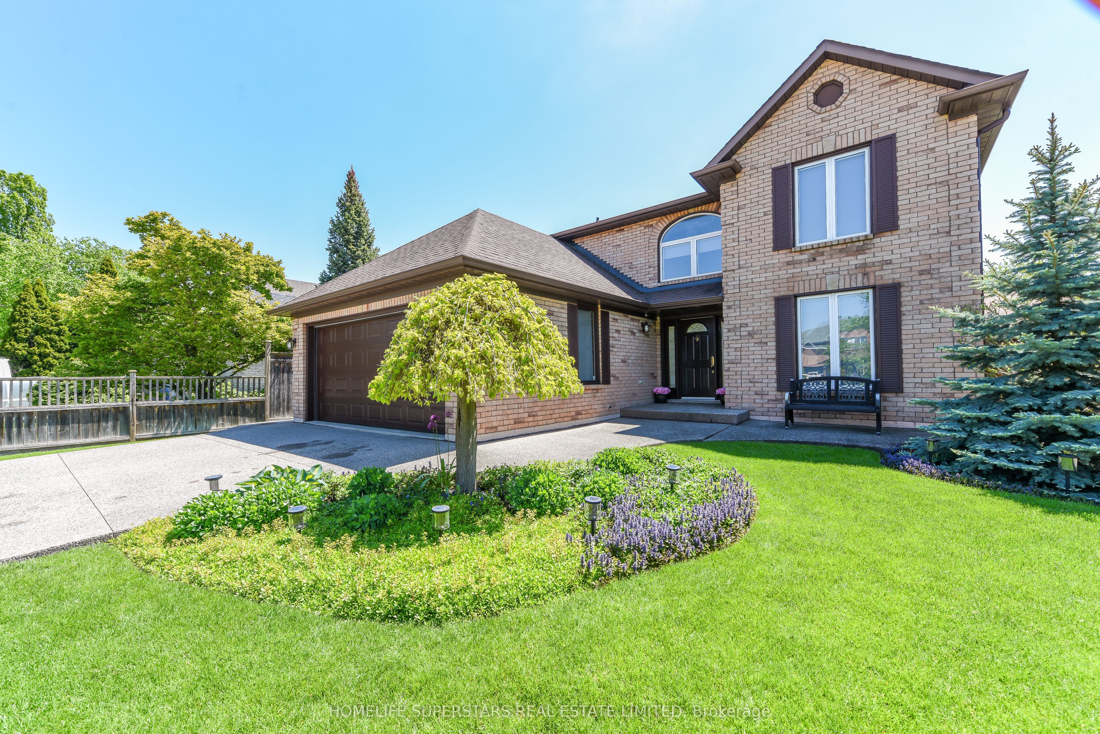 168 River Oaks Boulevard E, Oakville, ON L6H 5N7