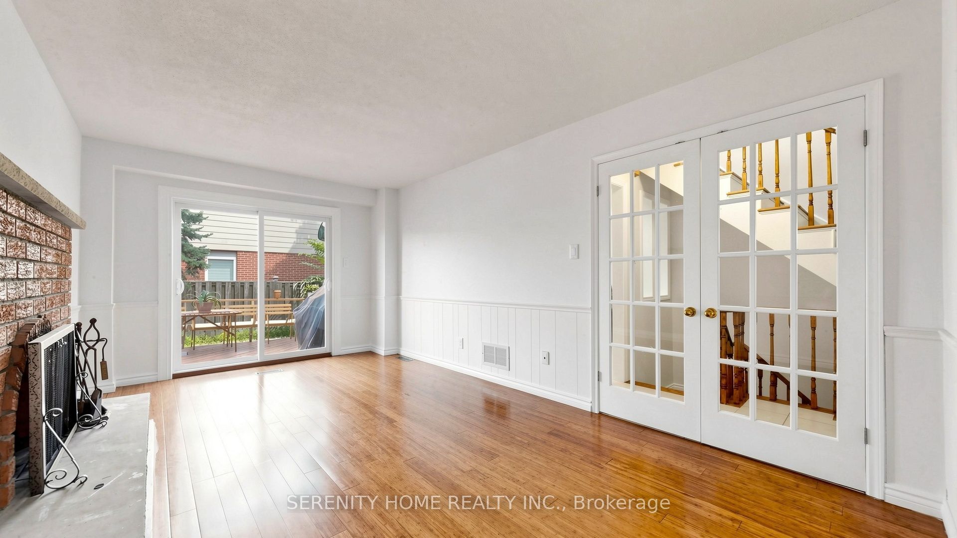 957 Queensbridge Drive, Mississauga, ON L5C 3M8 photo 3
