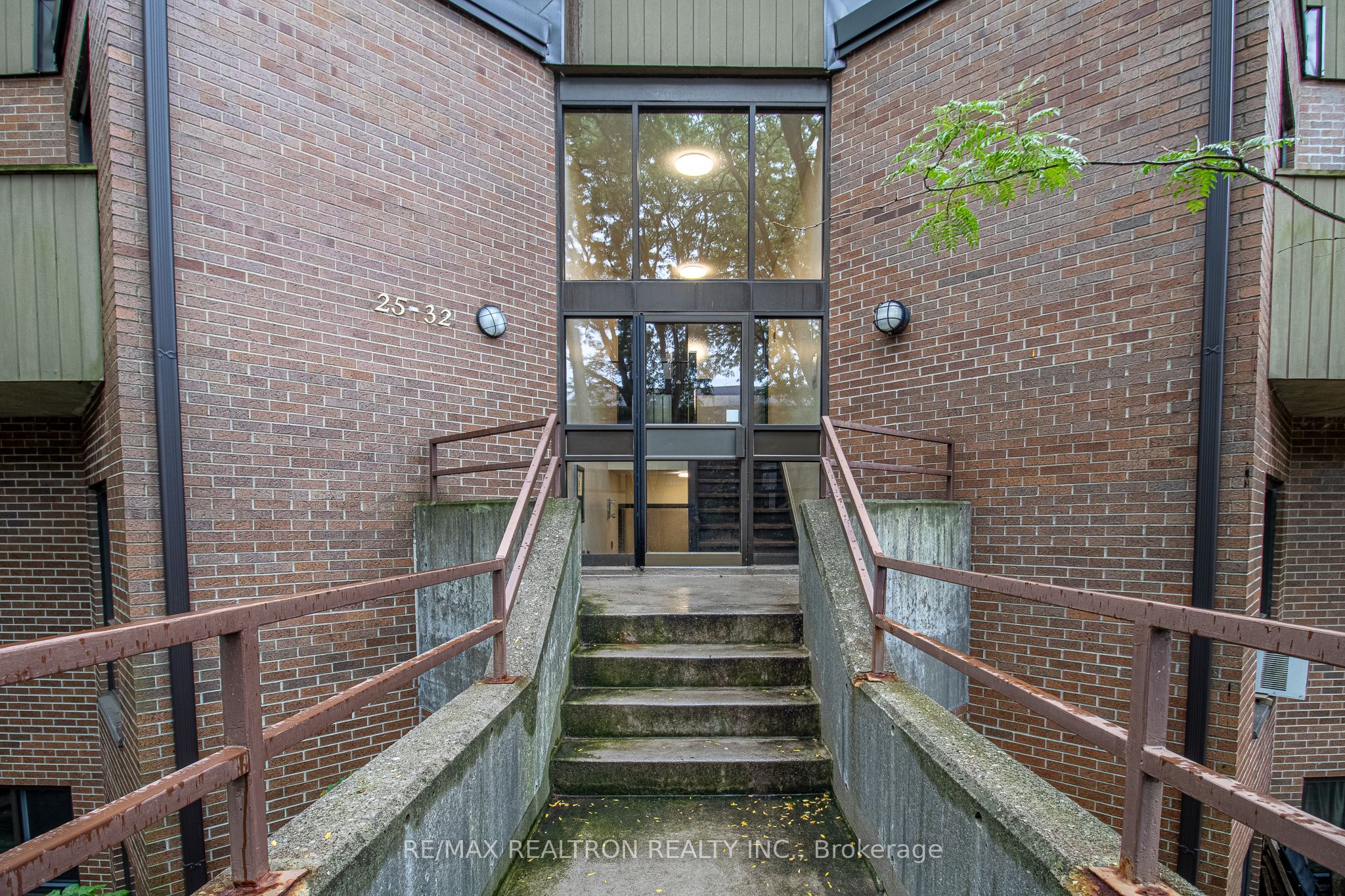 2035 South Millway Drive 32, Mississauga, ON L5L 1R7 photo 2