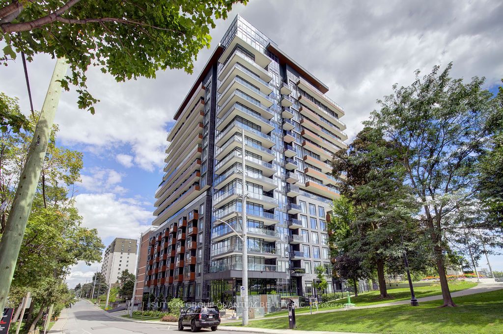 21 Park Street E 202, Mississauga, ON L5G 1L7