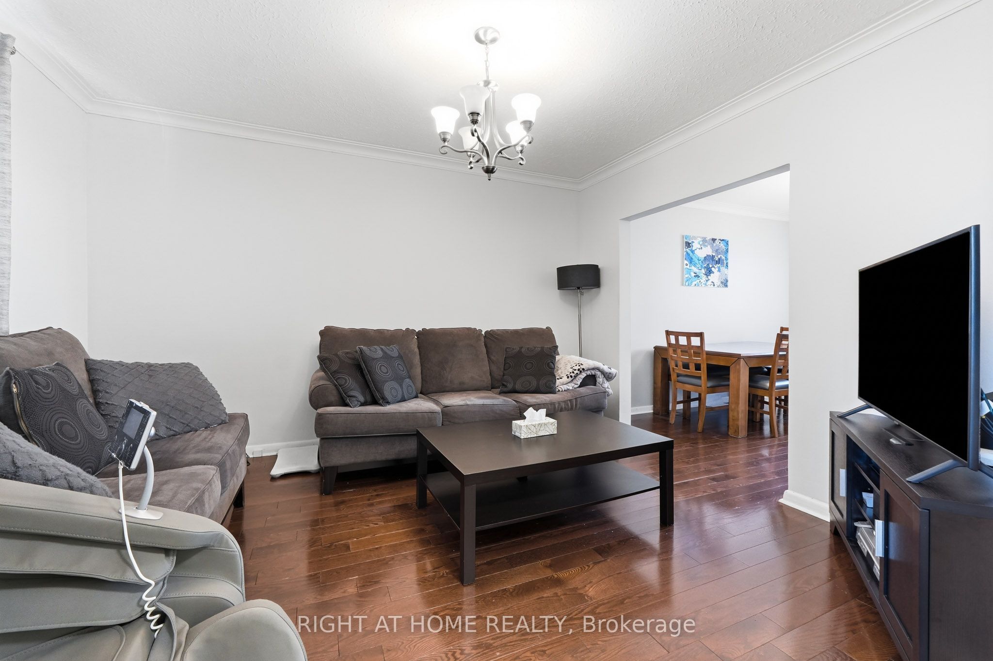 16 Greendale Avenue, Toronto, ON M6N 4P5 photo 5