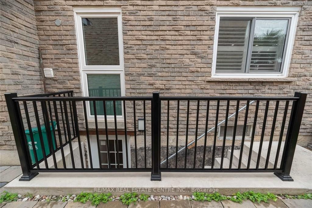 265 Coxe Boulevard E, Milton, ON L9T 4L4 photo 2