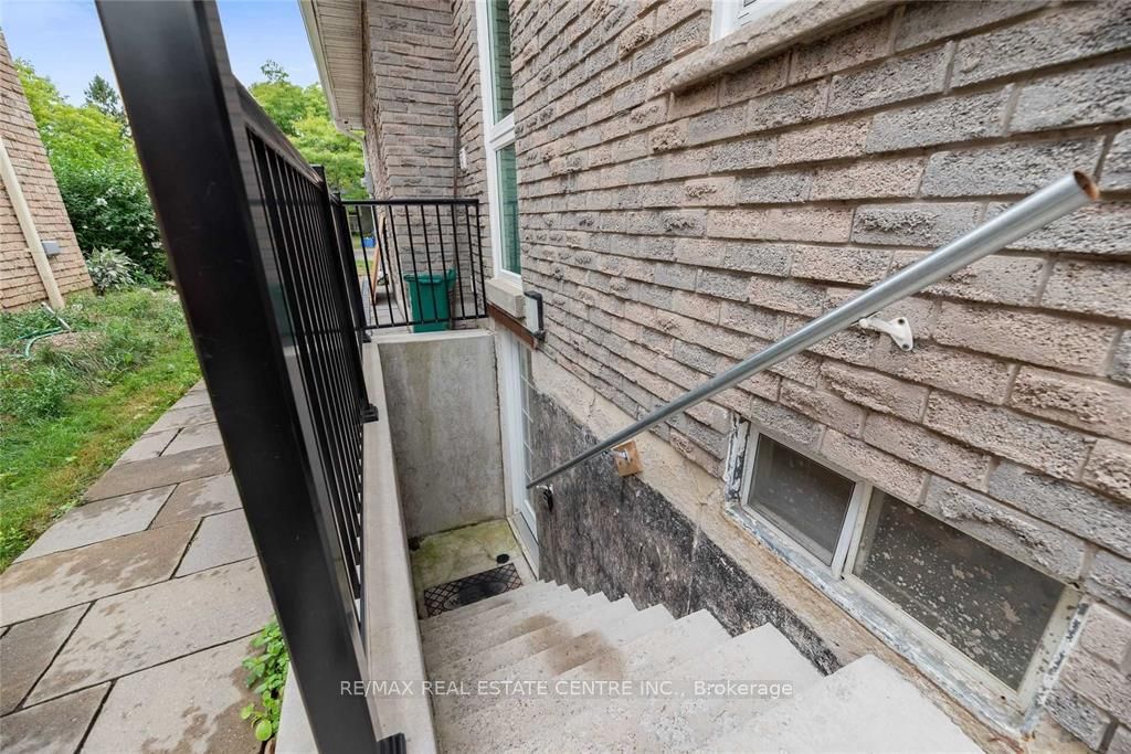 265 Coxe Boulevard E, Milton, ON L9T 4L4 photo 3