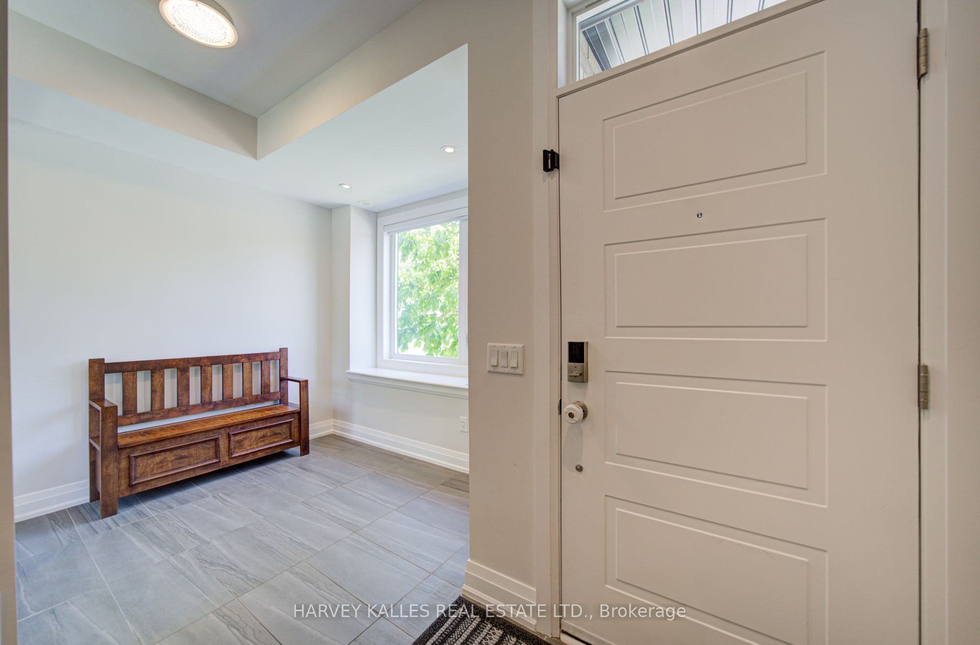 1130A Islington Avenue, Toronto, ON M8Z 0G6 photo 2