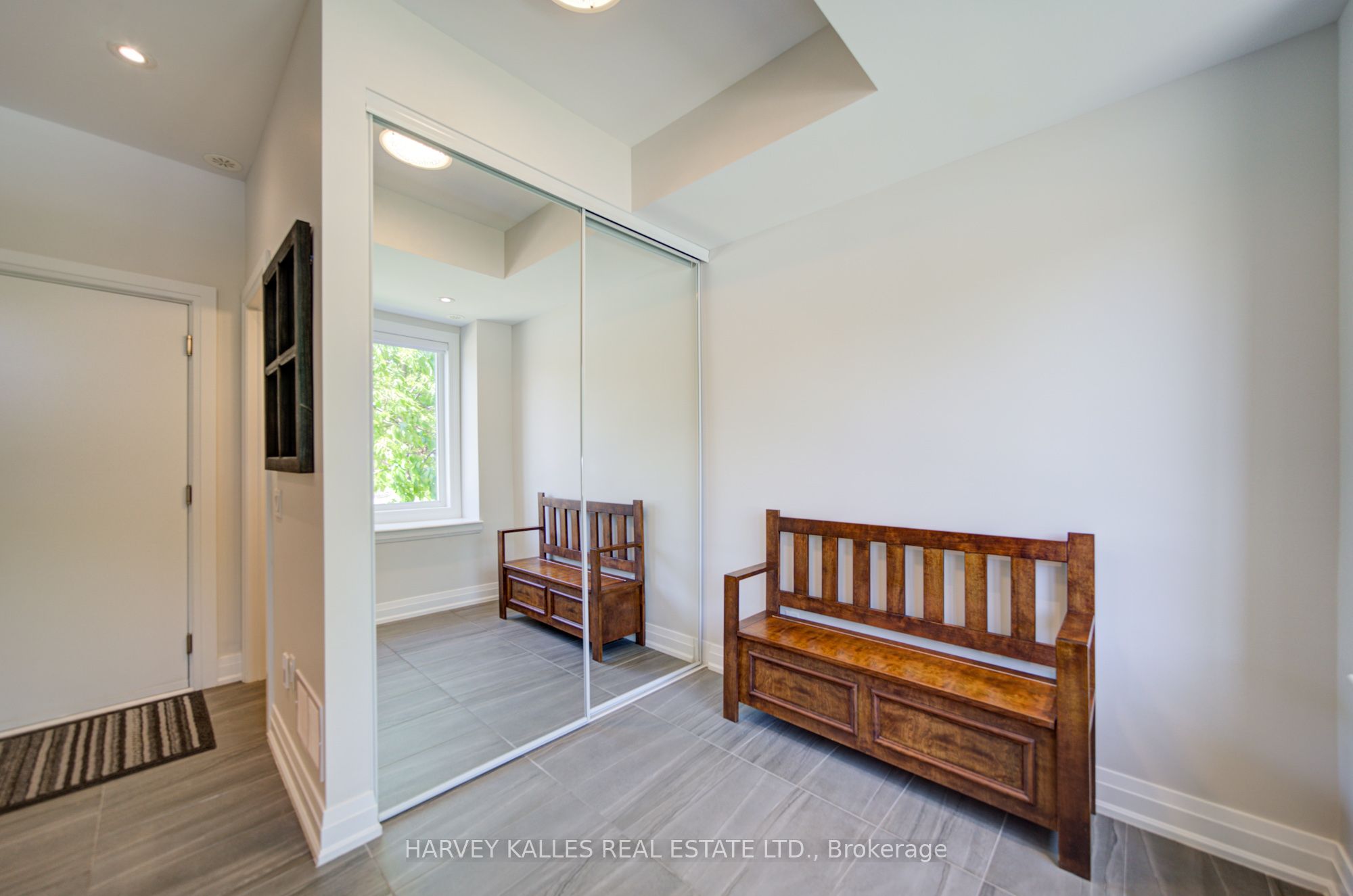 1130A Islington Avenue, Toronto, ON M8Z 0G6 photo 5