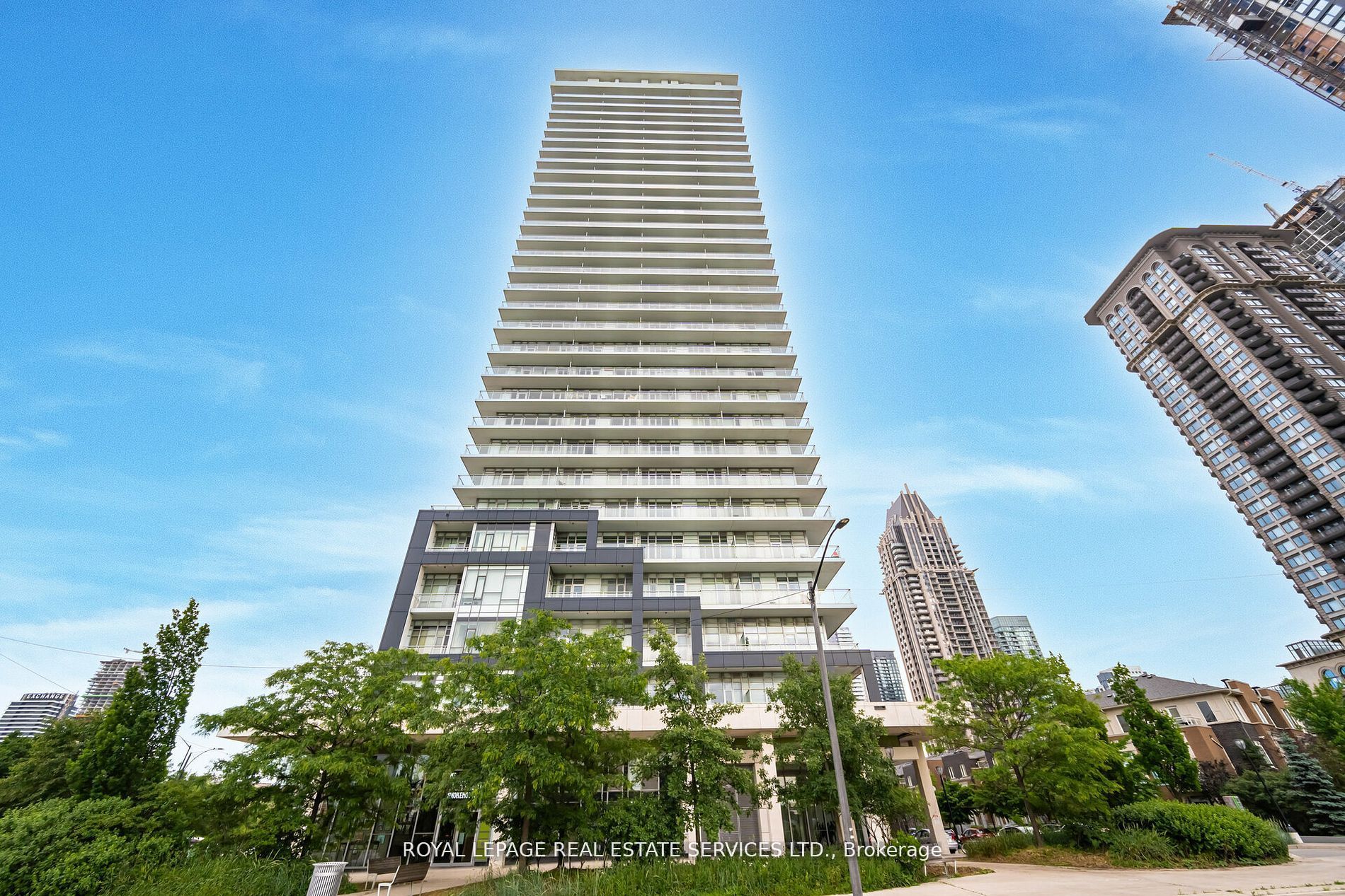360 Square One Drive 602, Mississauga, ON L5B 0E6 photo 2