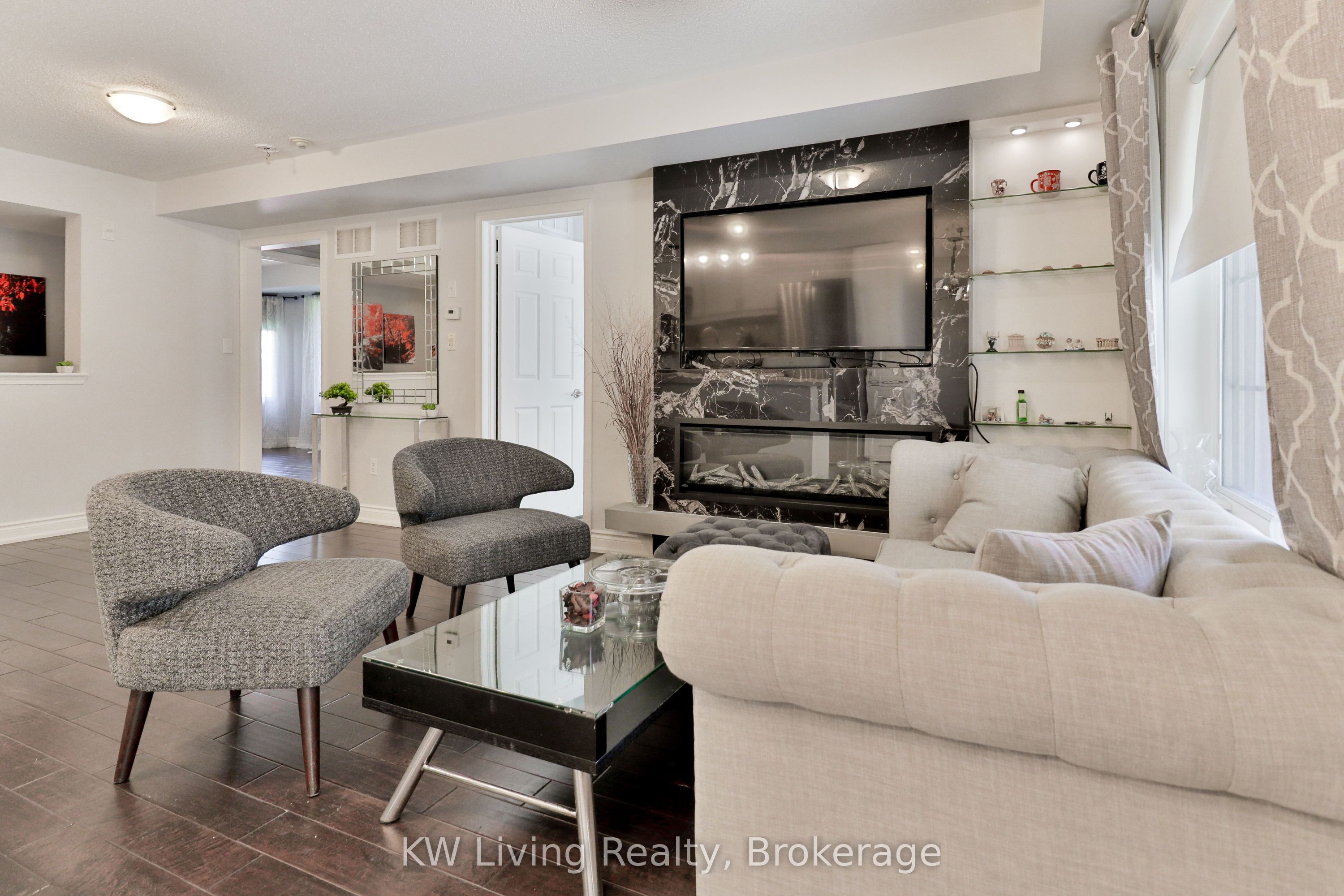 740 Neighbourhood Circle 4, Mississauga, ON L5B 0B4 photo 5