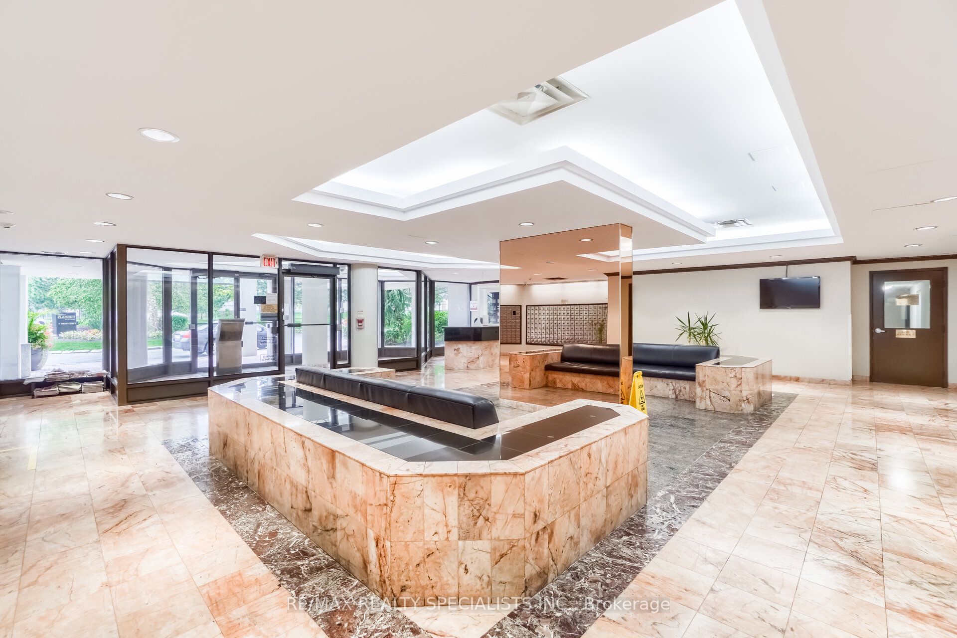 1 Rowntree Drive 708, Toronto, ON M9V 5G7 photo 3