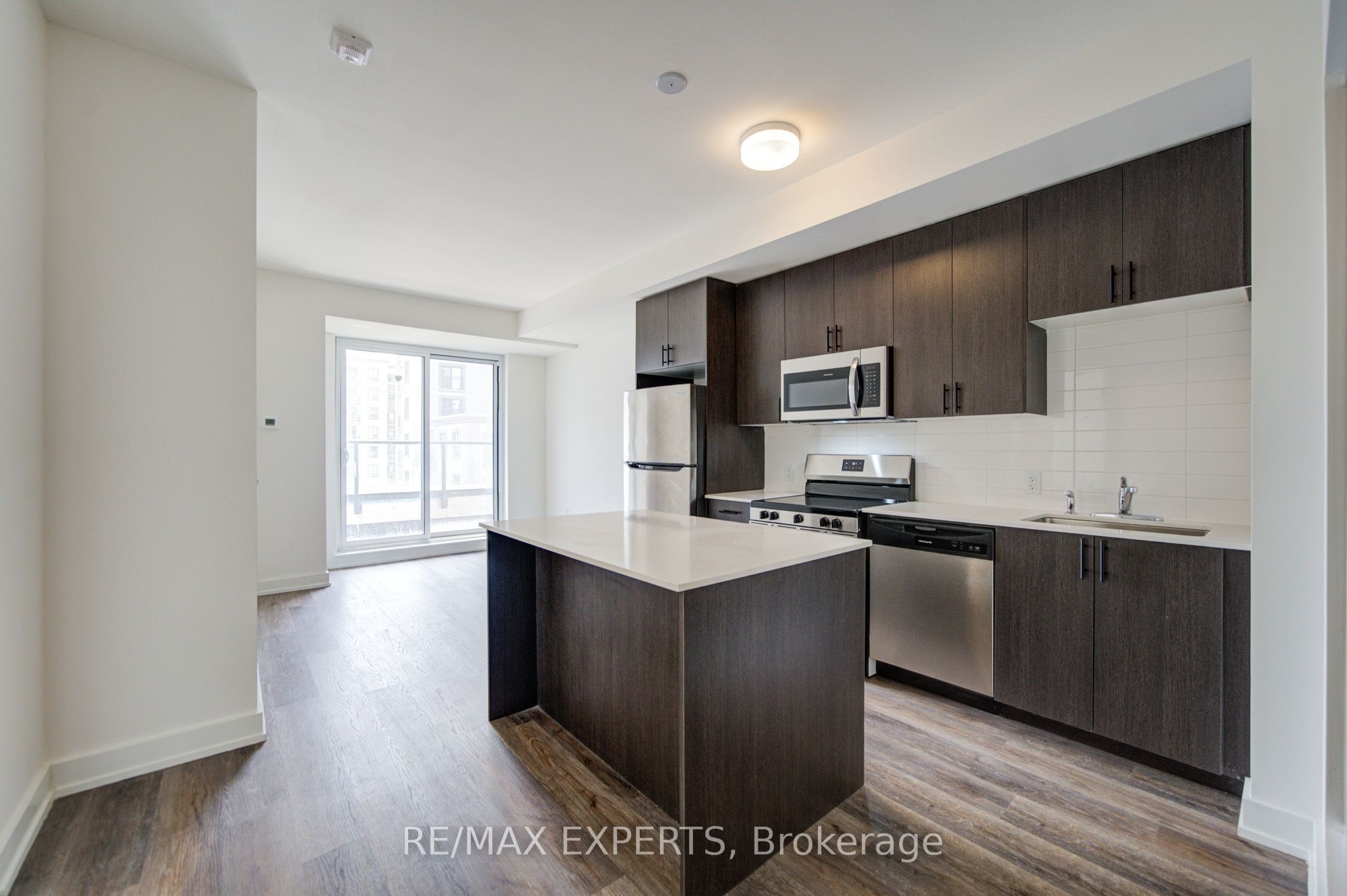 2475 Old Bronte Road 210, Oakville, ON L6M 5S7