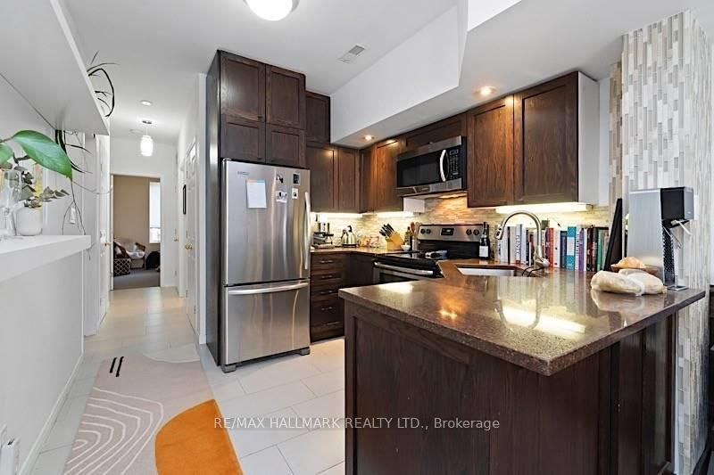 228 Pacific Avenue Main, Toronto, ON M6P 2P5 photo 3