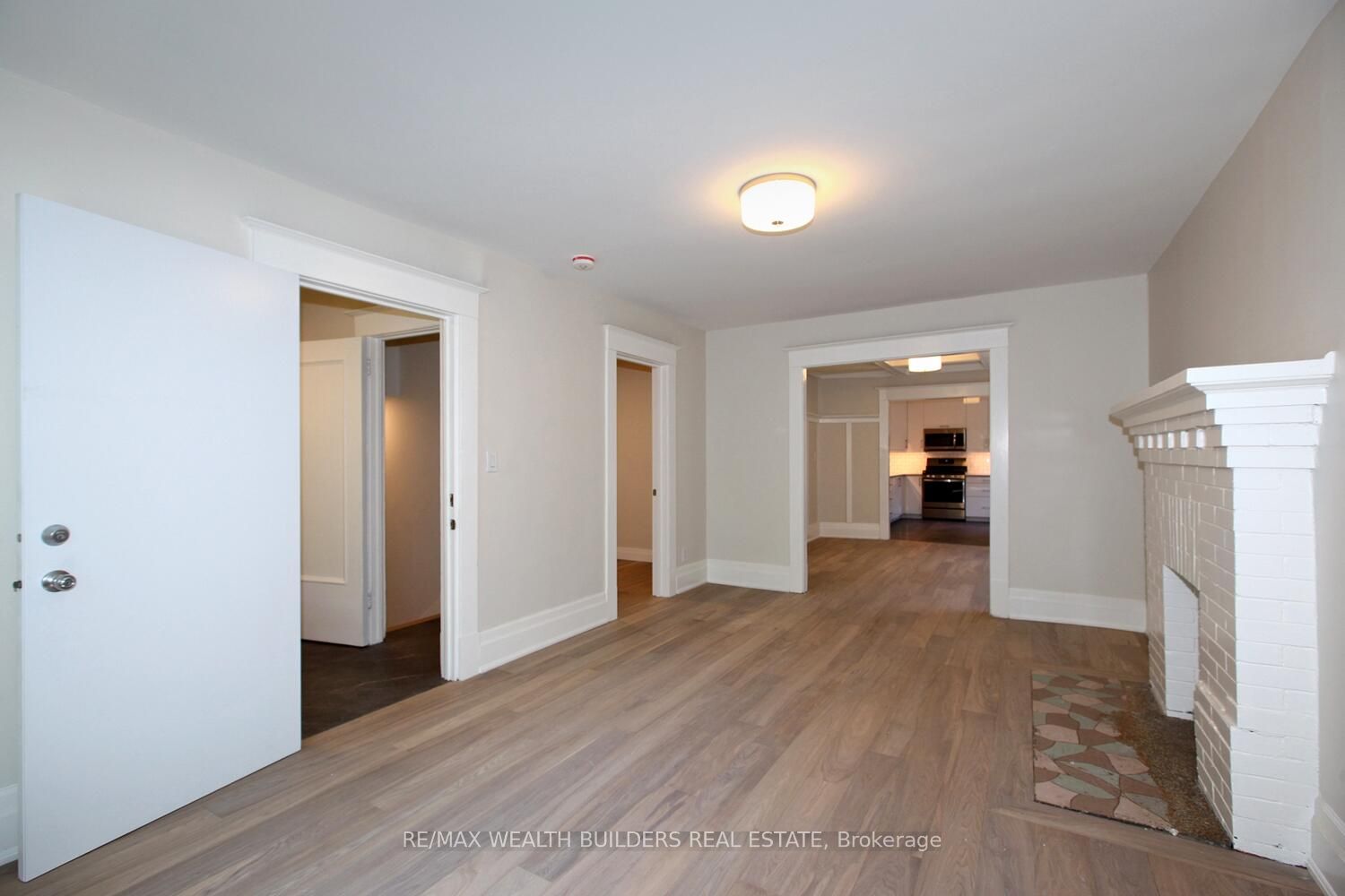 163 Parkside Drive B, Toronto, ON M6P 2G3 photo 2