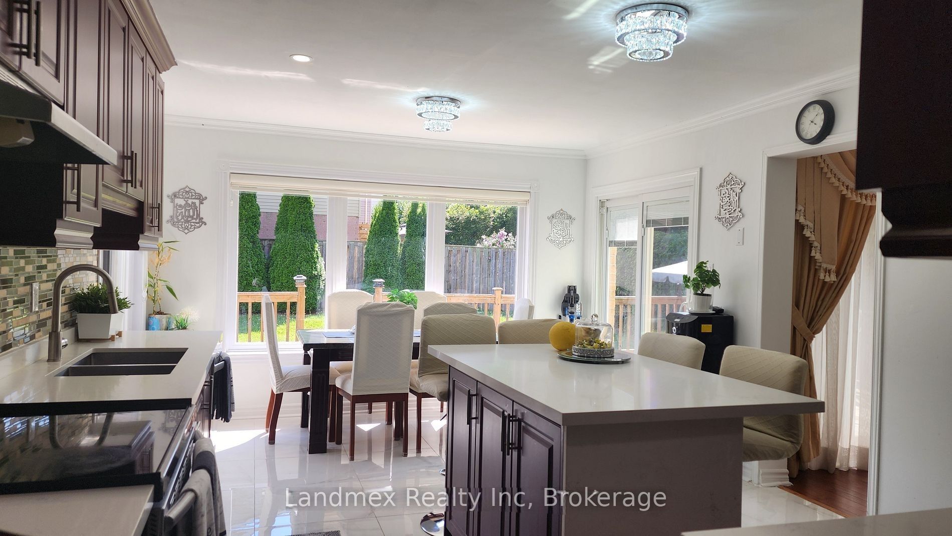 6636 Edenwood Drive, Mississauga, ON L5N 3J9 photo 2
