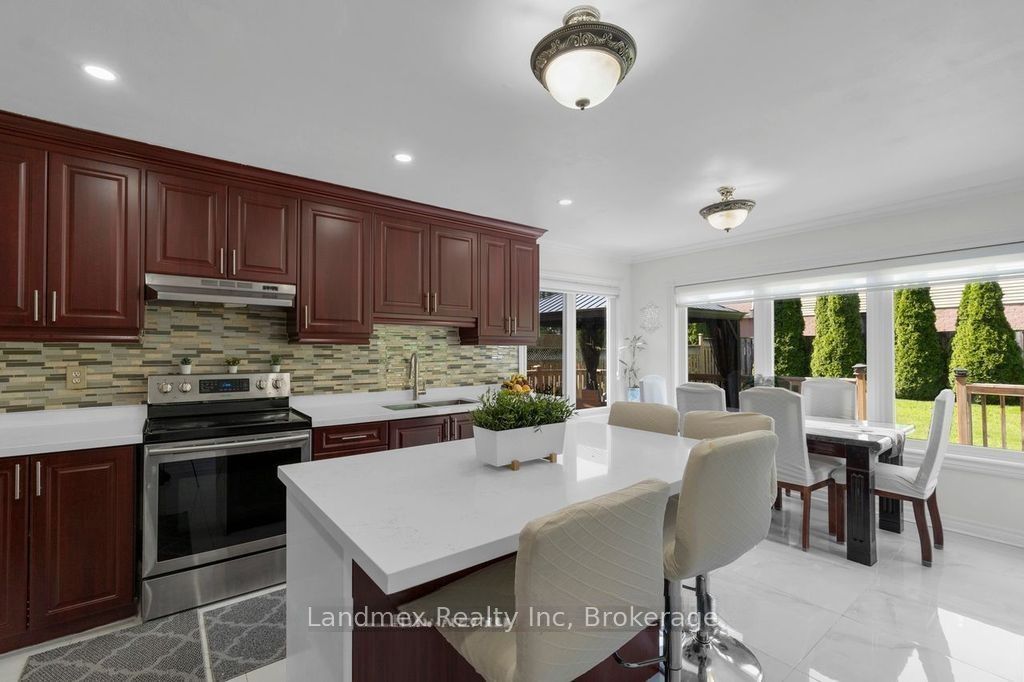 6636 Edenwood Drive, Mississauga, ON L5N 3J9 photo 3