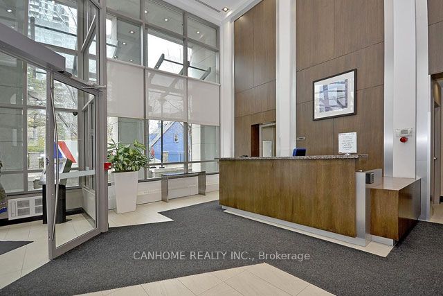 3504 Hurontario Street 3011, Mississauga, ON L5B 0B9 photo 2