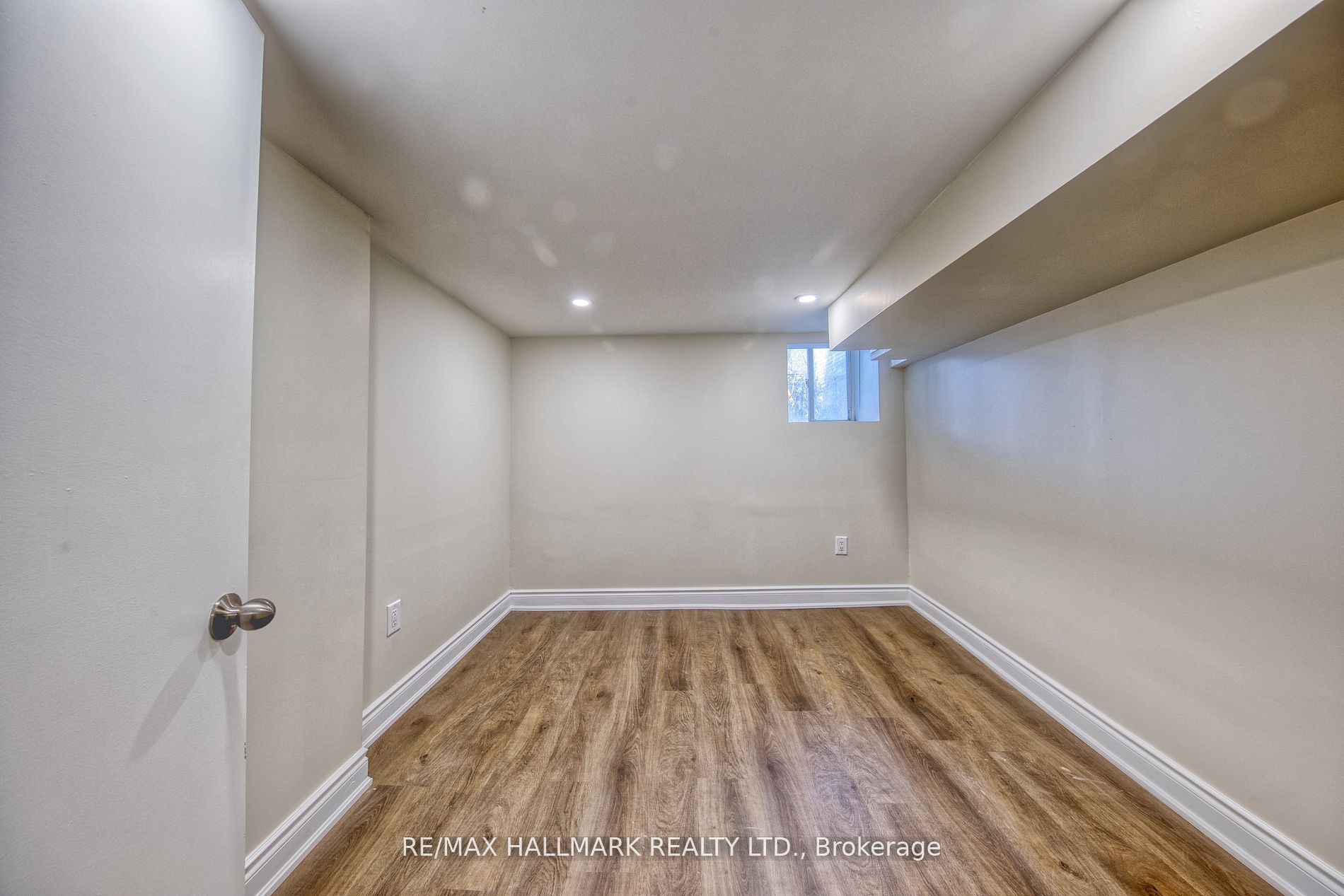 46 Springhurst Avenue Bsmt, Toronto, ON M6K 1B6 photo 3