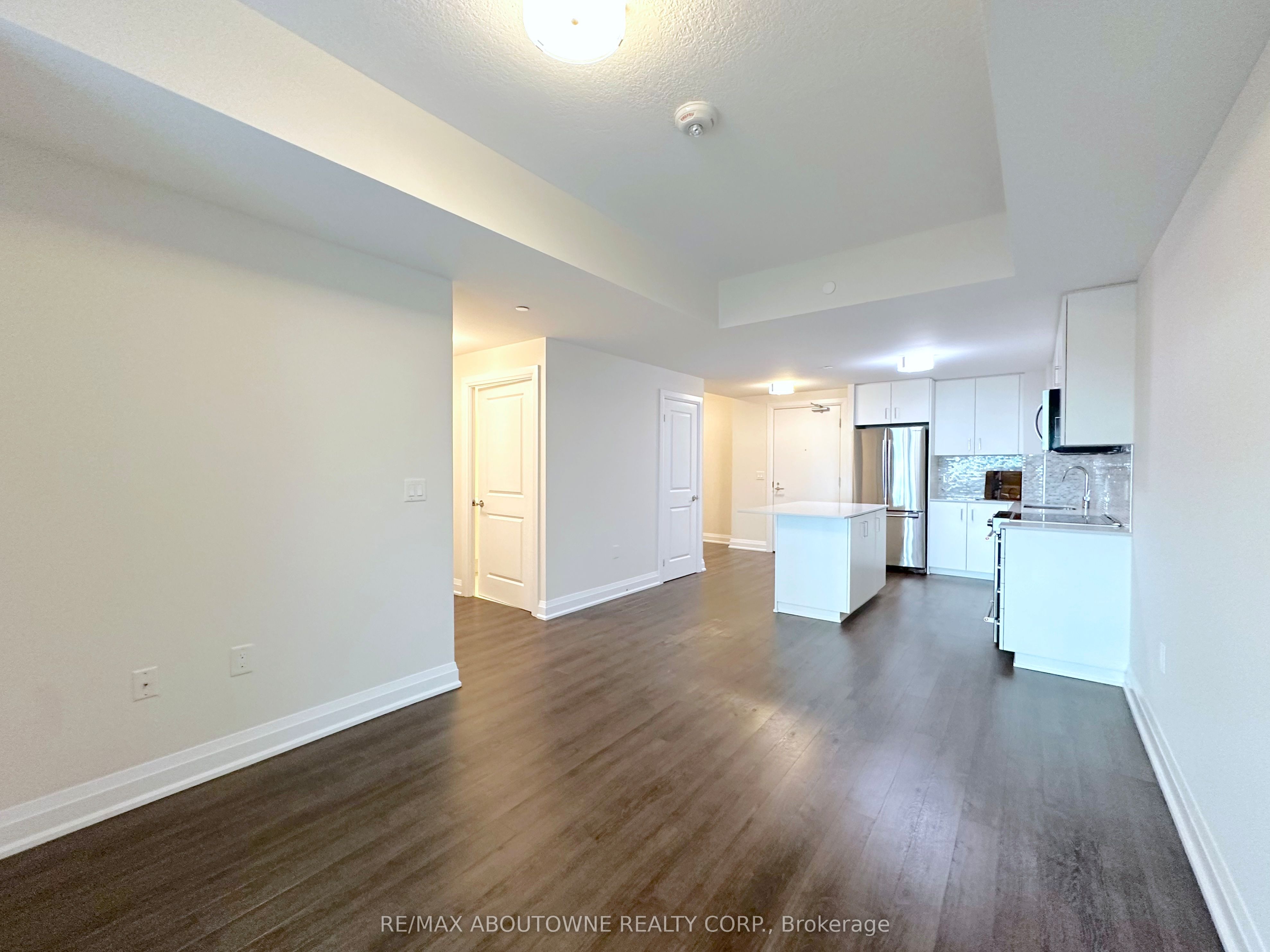 2333 Taunton Road 101, Oakville, ON L6H 0N5 photo 5