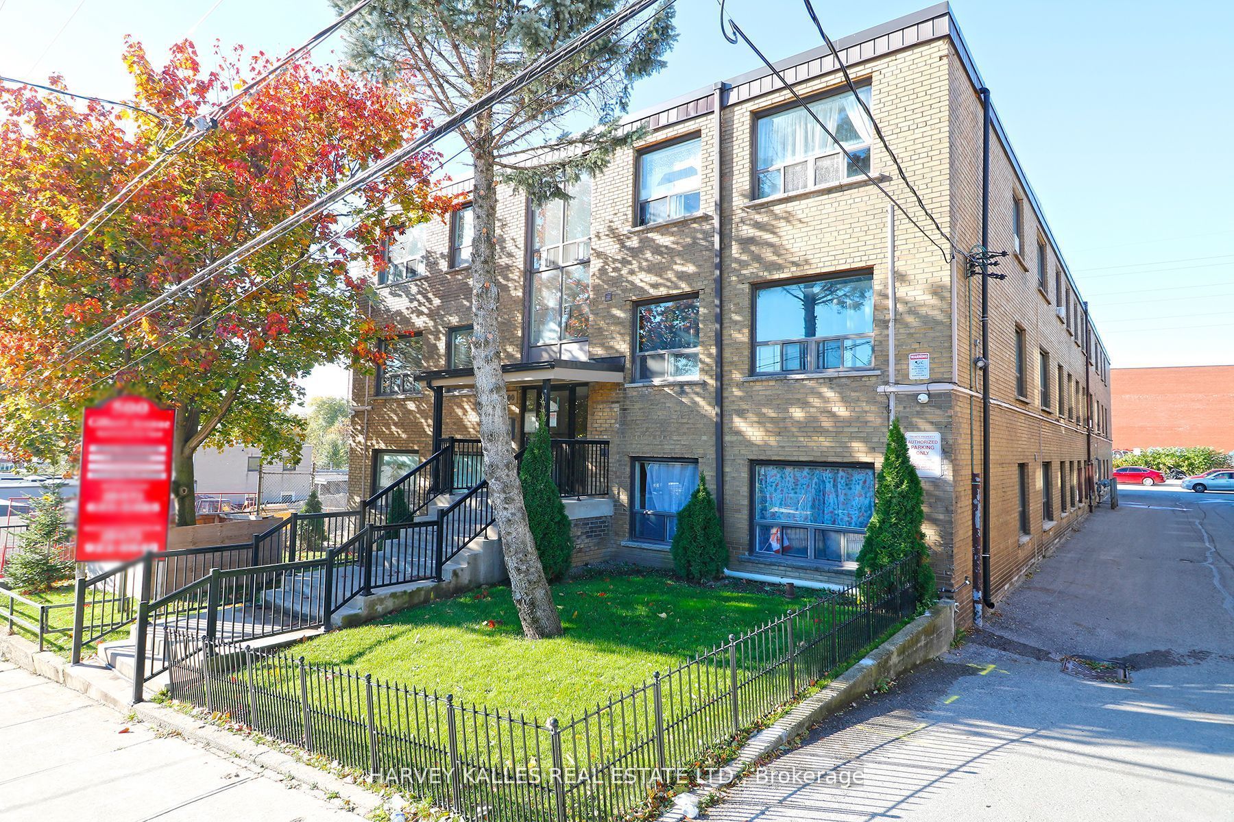 500 Gilbert Avenue 209, Toronto, ON M6E 4X5 photo 2